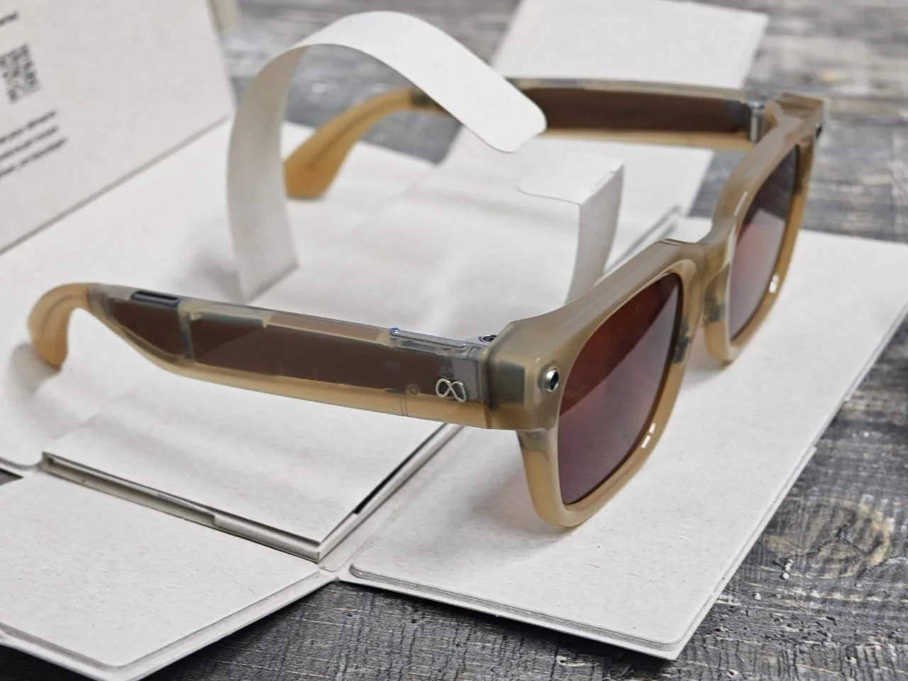 Meta - Fury Dark Amber Lenses - Sandstone