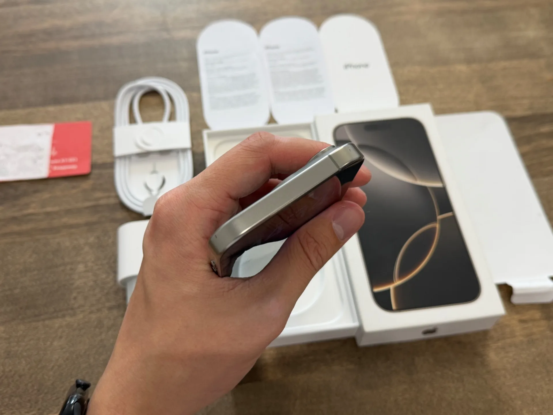 iPhone 16 Pro Natural Titanium 256GB