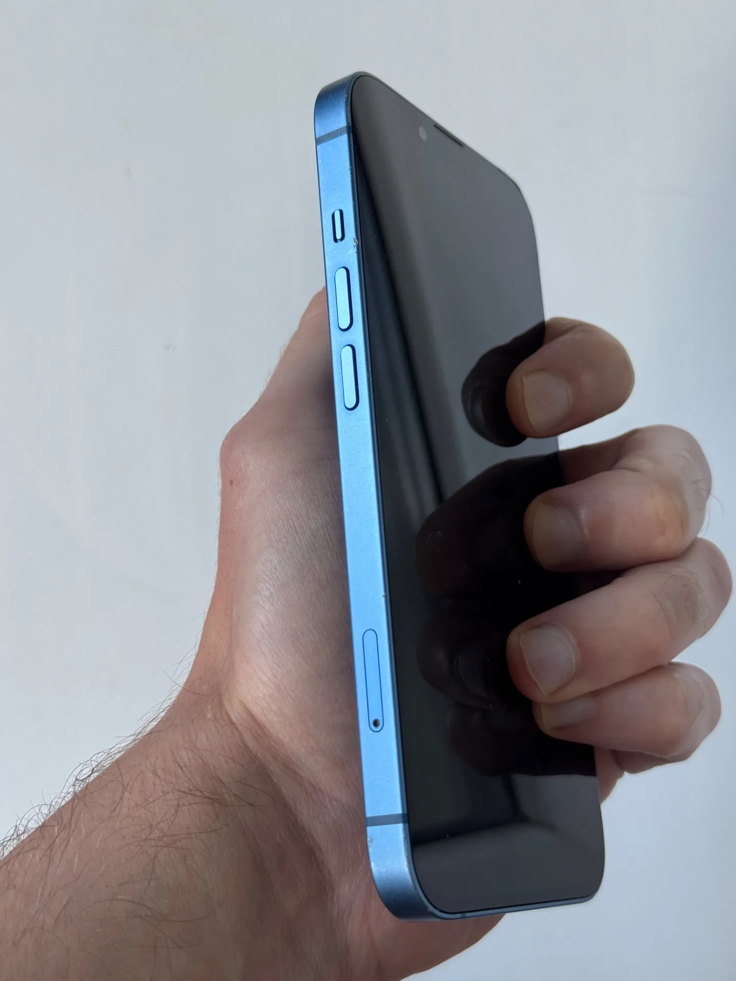 iPhone 13 512 гб синий.
