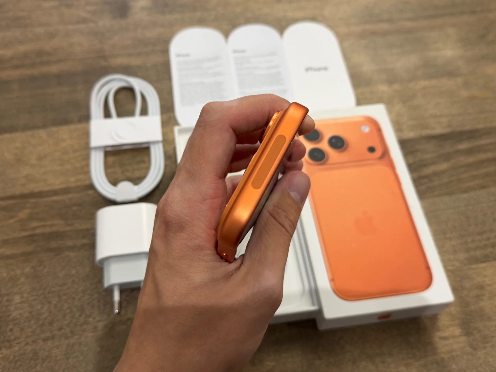 iPhone 17 Pro Comic Orange 256GB