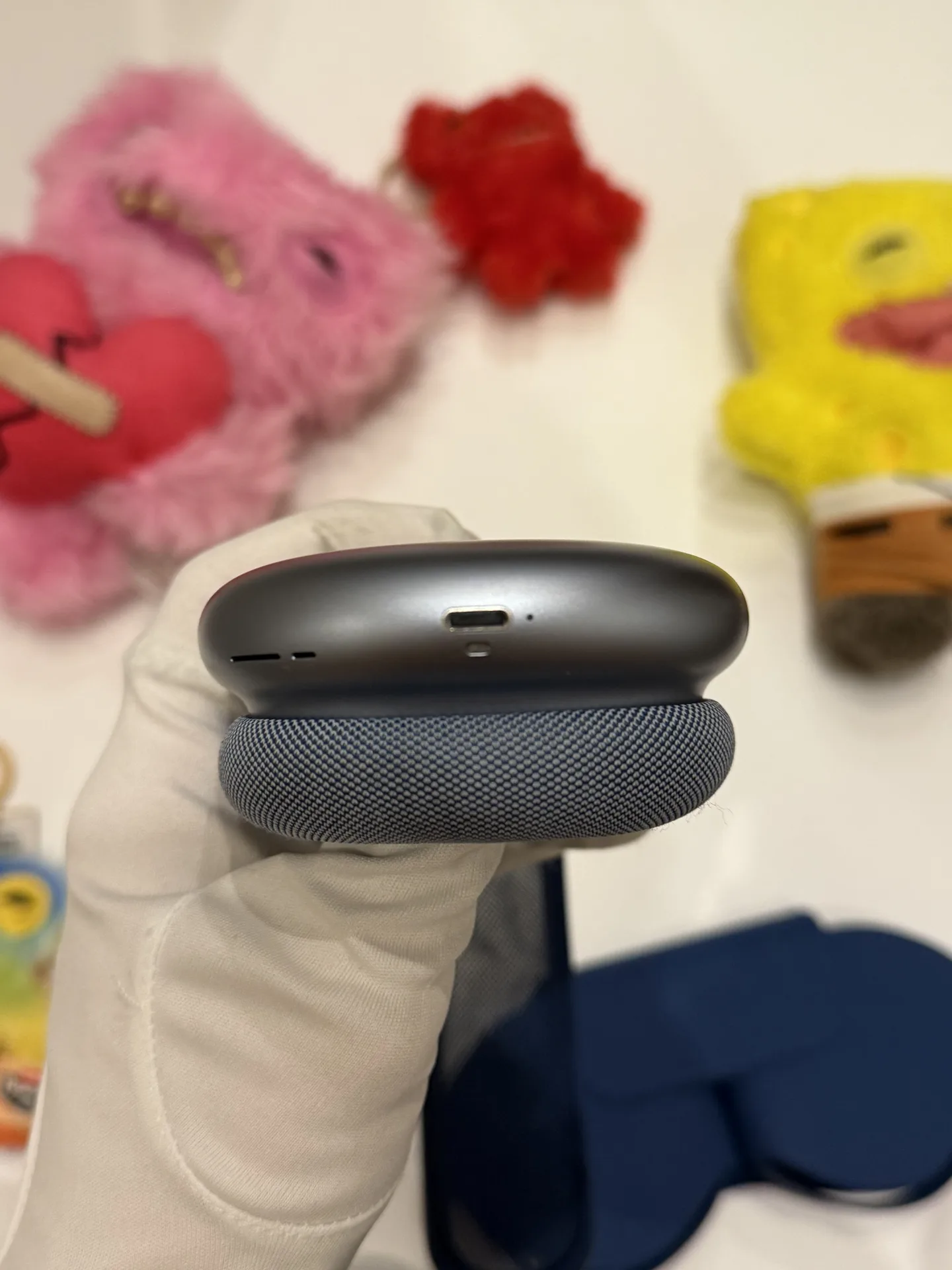 AirPods Max Sky Blue Lightning