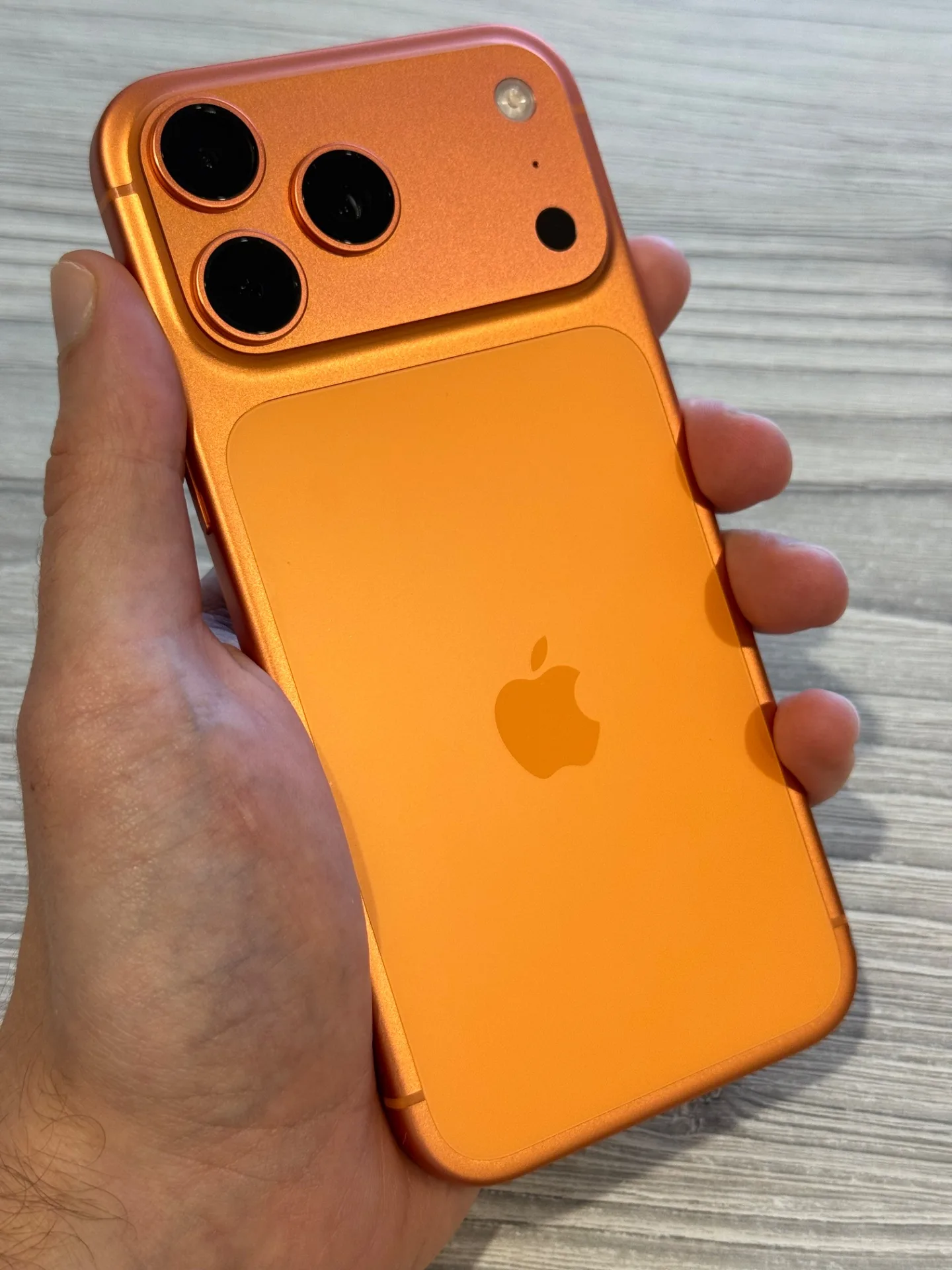 iPhone 17 Pro Max 256 Оранжевый.