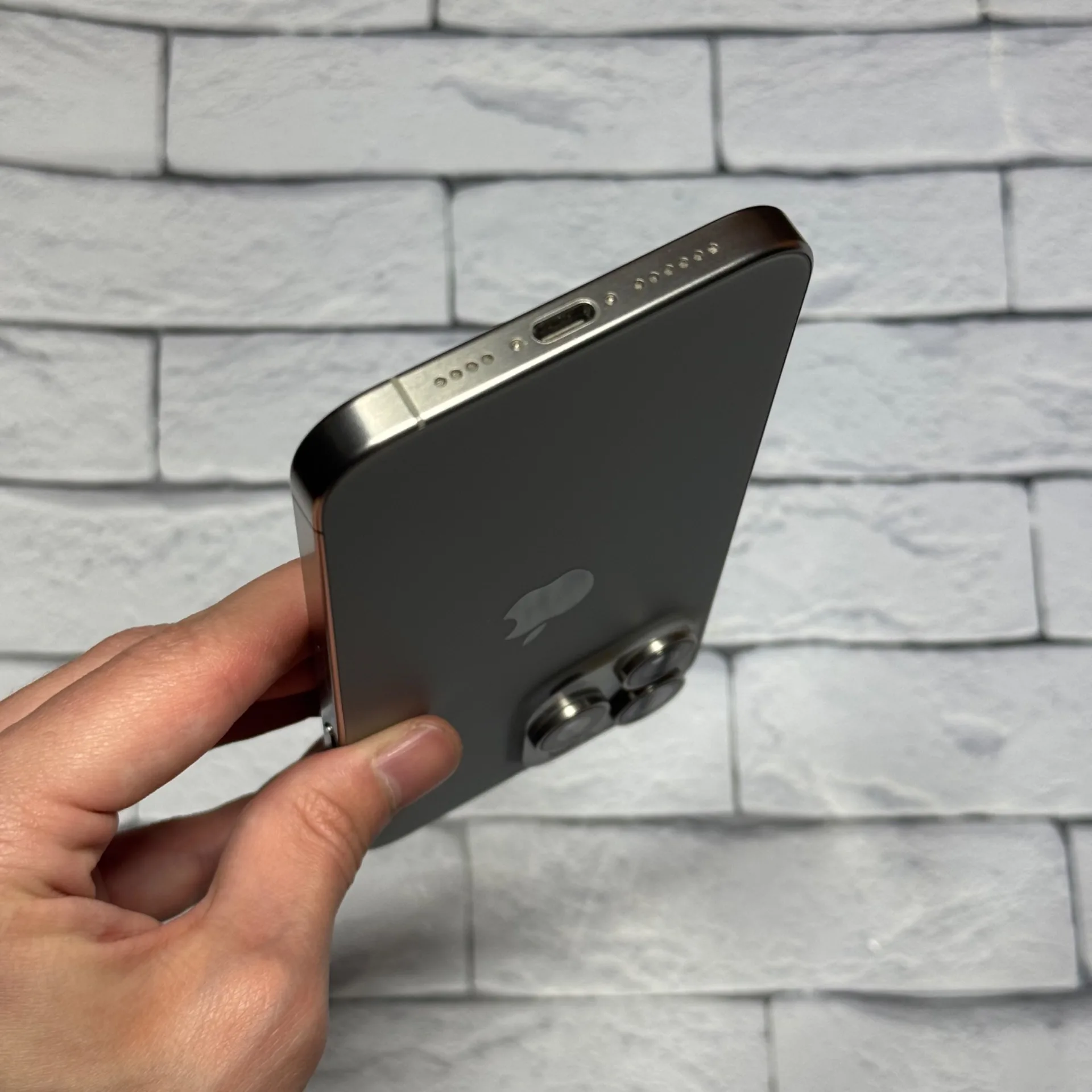 iPhone 15 Pro Max Natural Titanium
