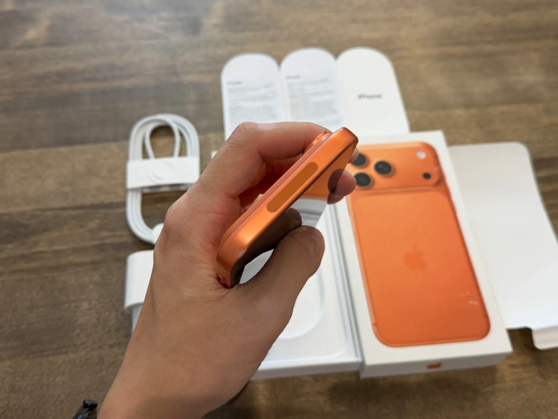 iPhone 17 Pro Max Comic Orange 1024GB