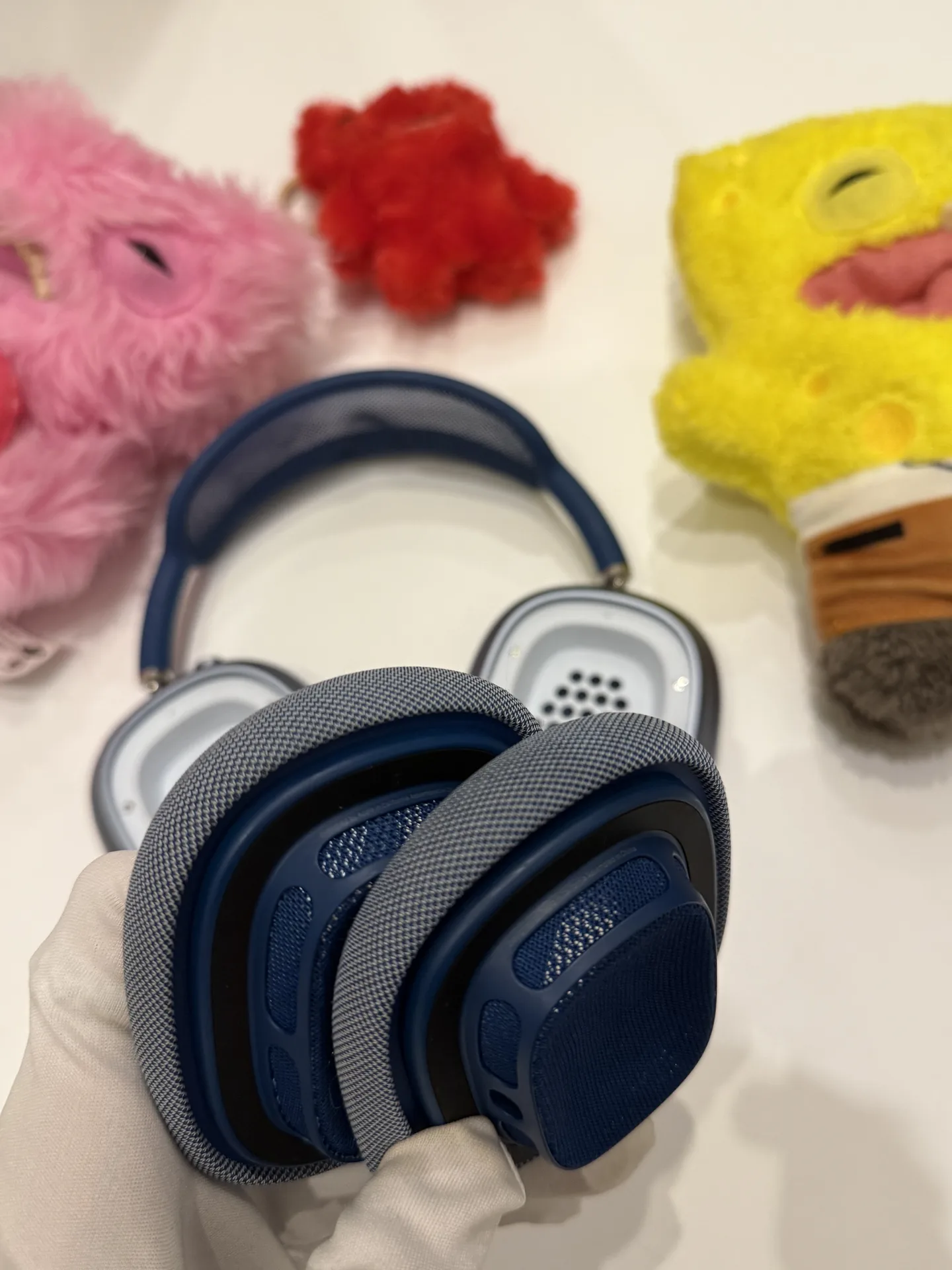 AirPods Max Sky Blue Lightning