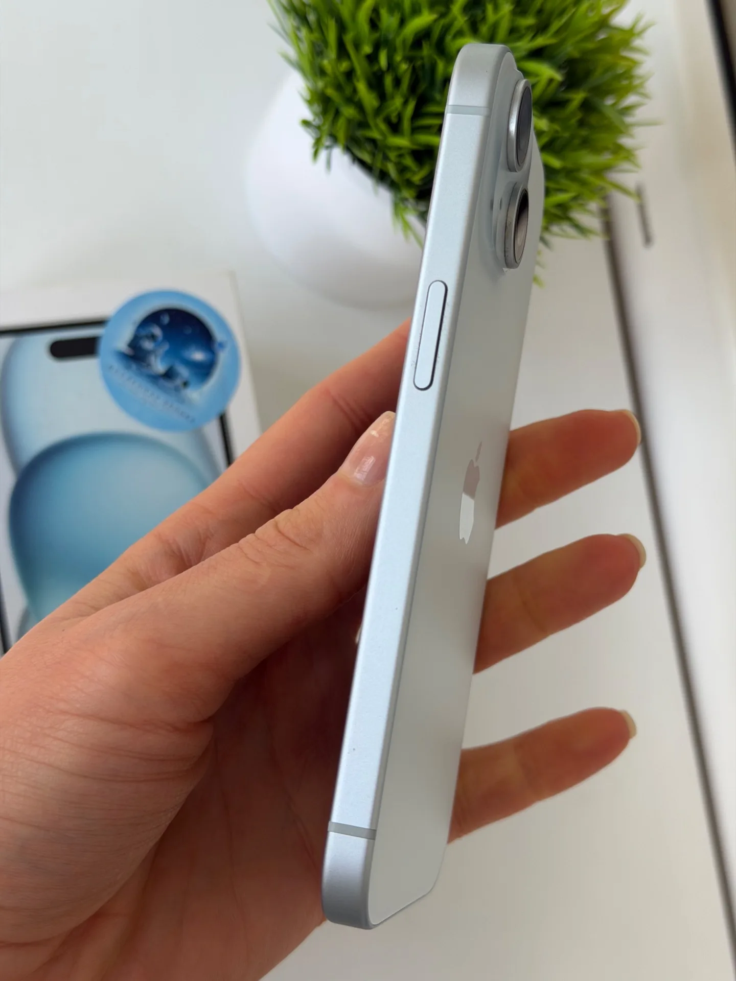 iPhone 15 128 голубой.