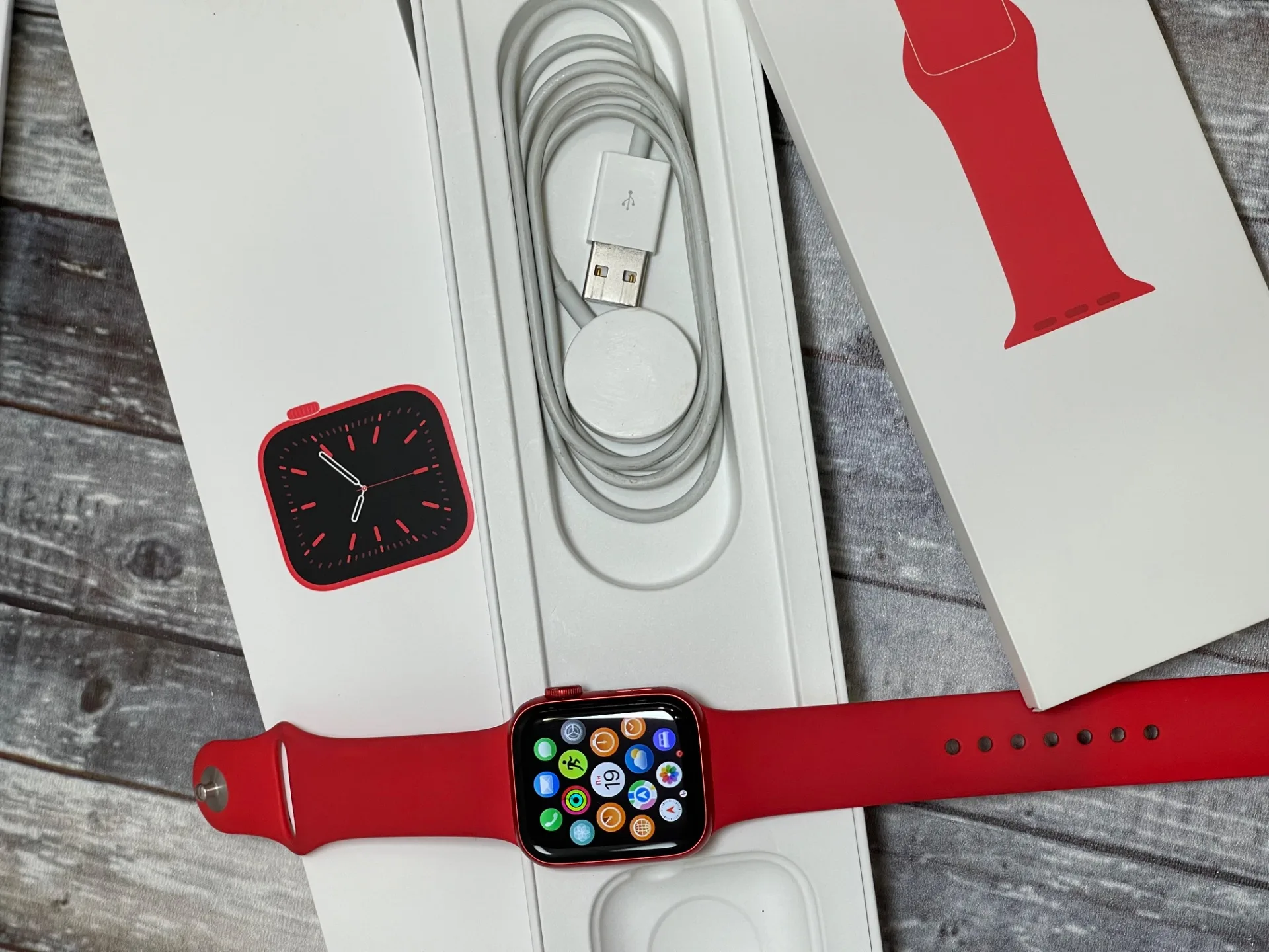 Apple Watch 6 40 mm red