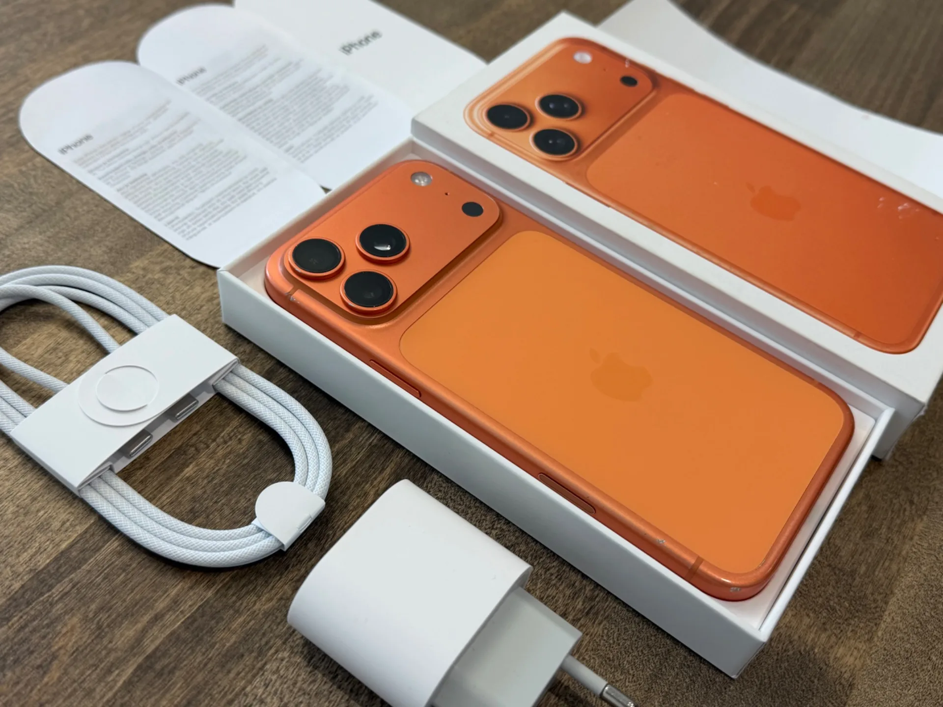 iPhone 17 Pro Max Comic Orange 1024GB