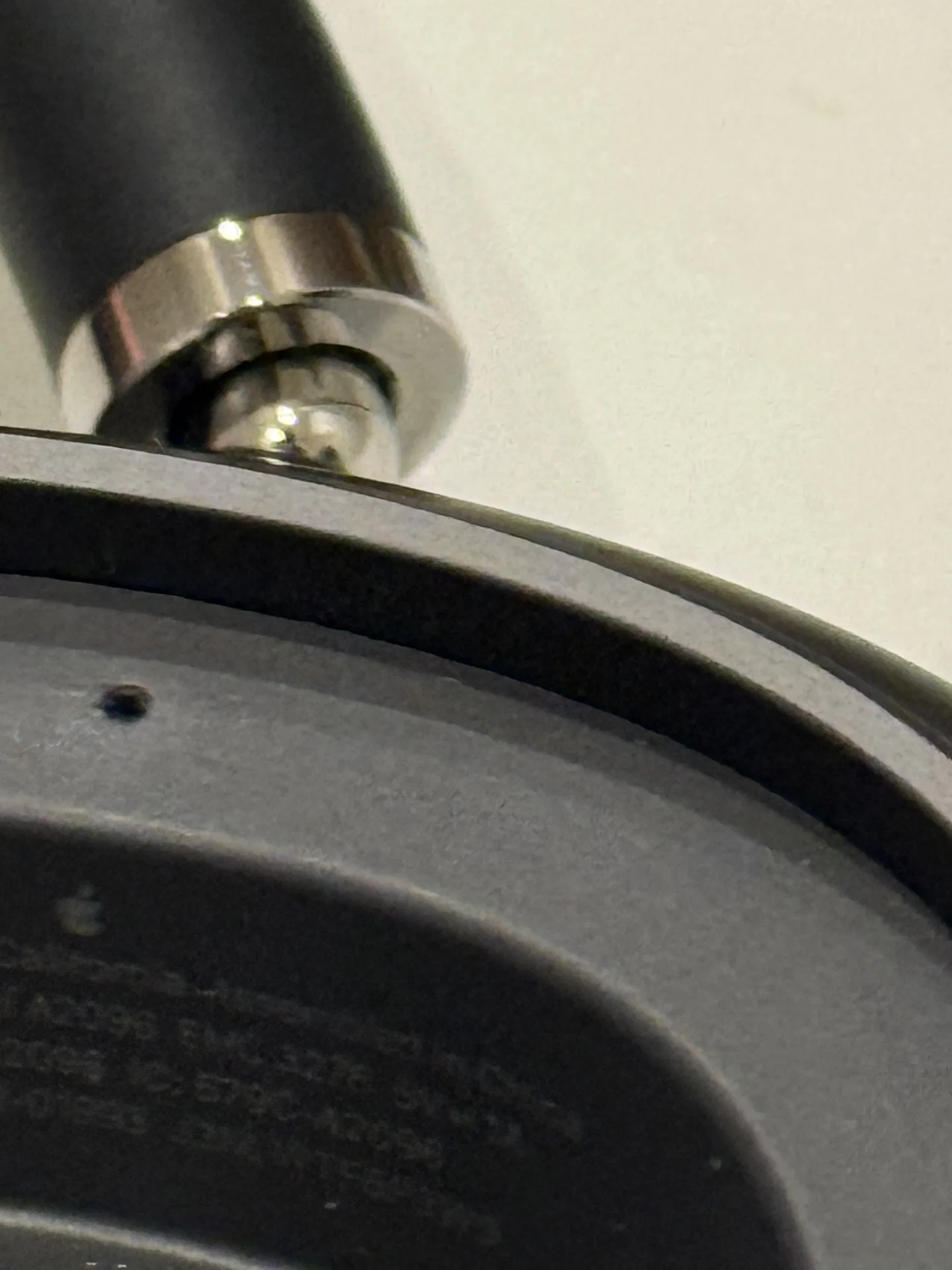 AirPods Max Space Grey Lightning