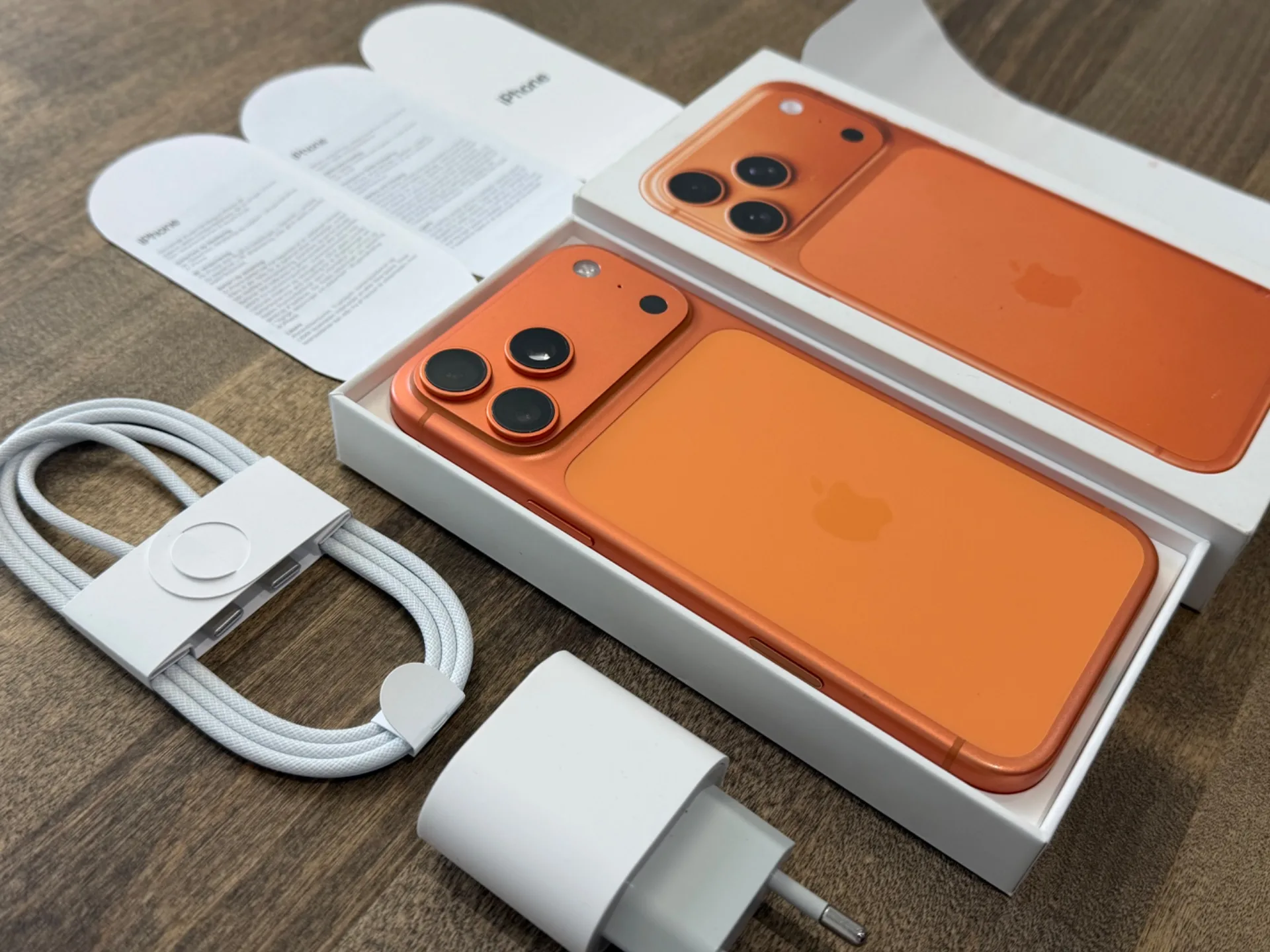 iPhone 17 Pro Max Comic Orange 512GB