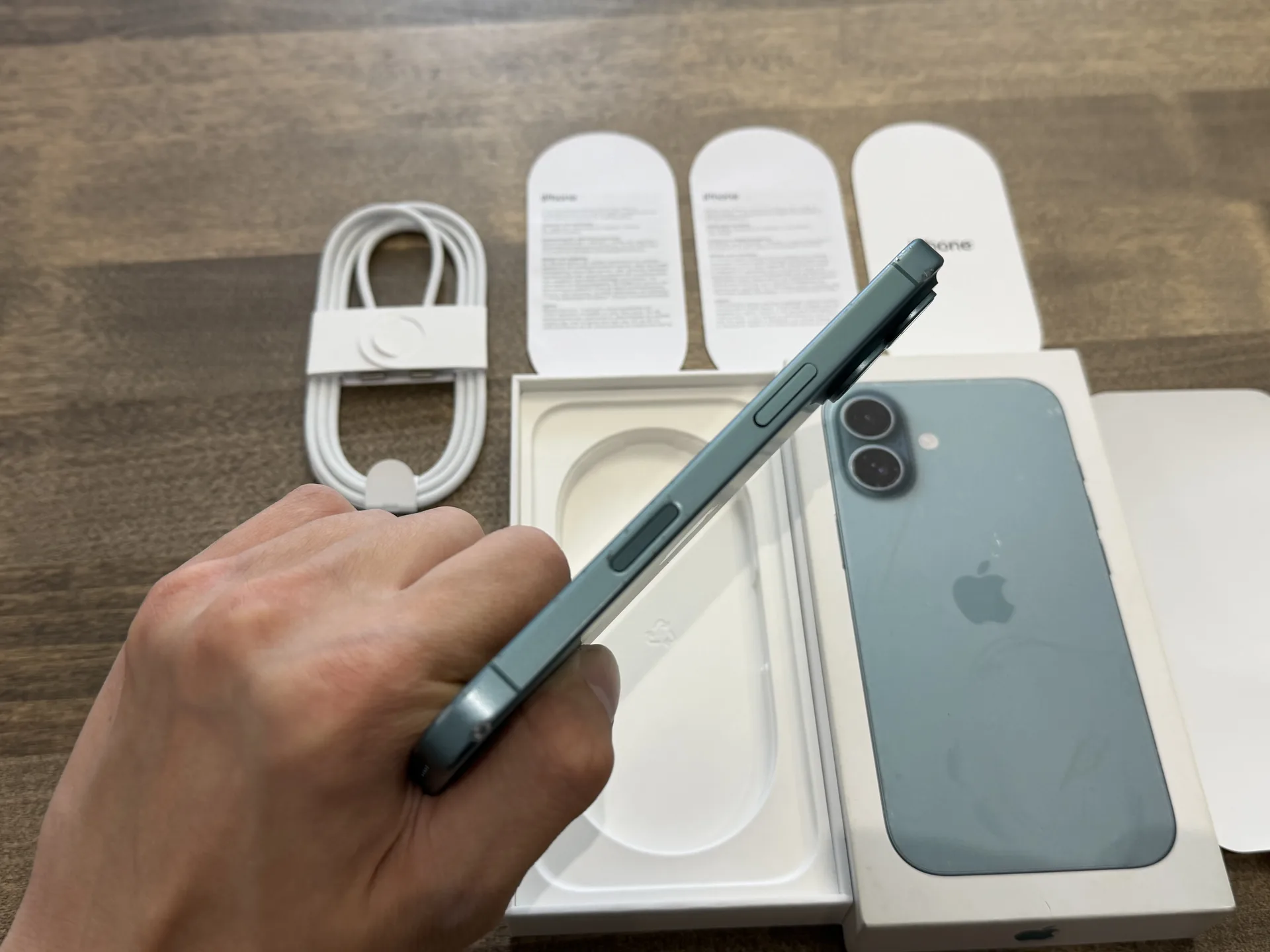 iPhone 16 Teal 128GB