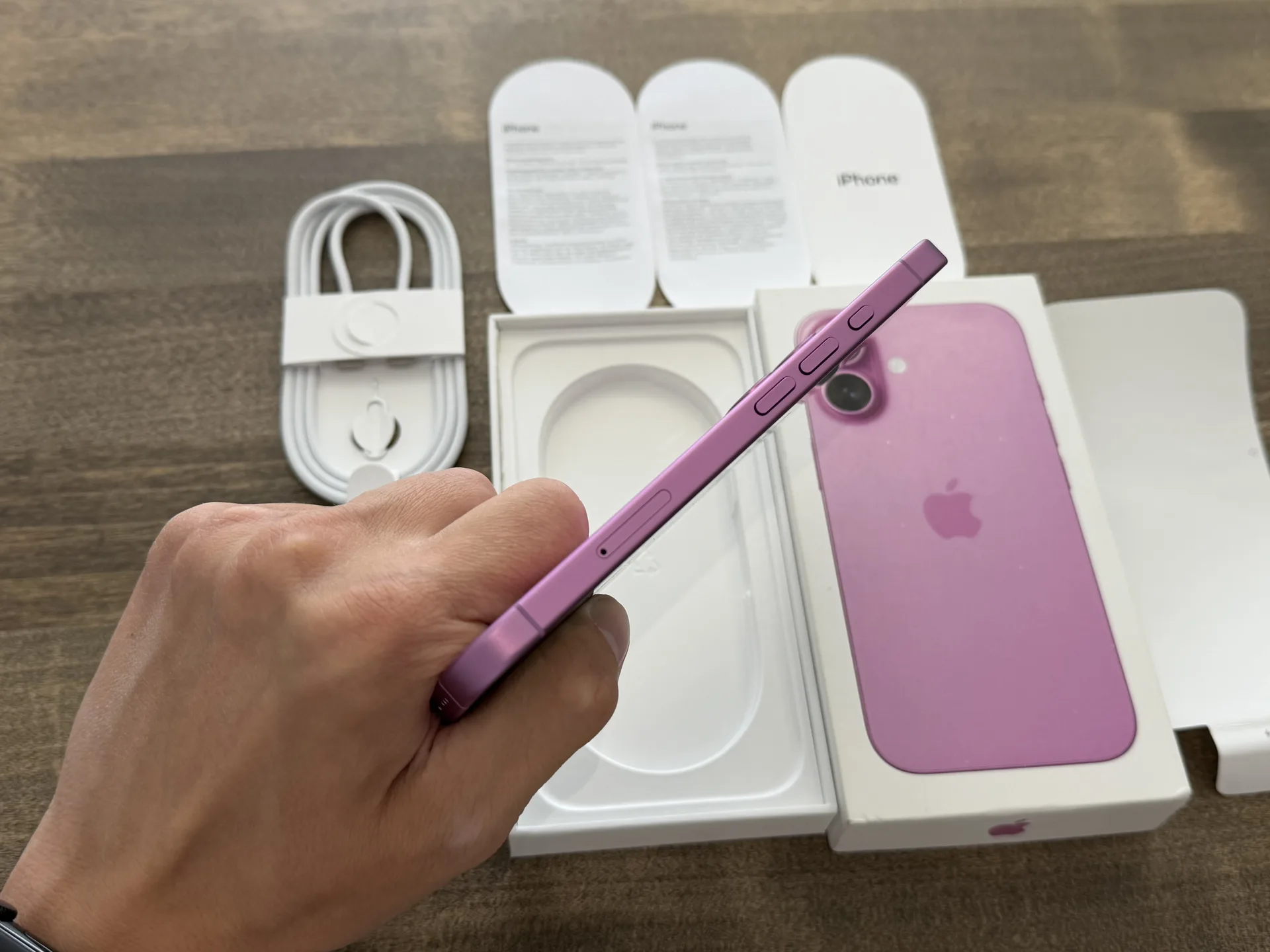 iPhone 16 Pink 256GB
