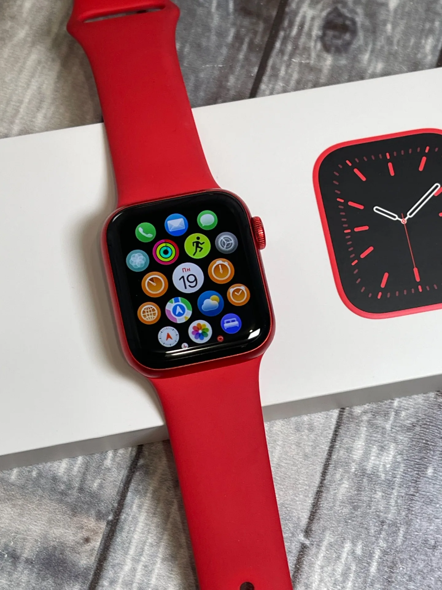 Apple Watch 6 40 mm red