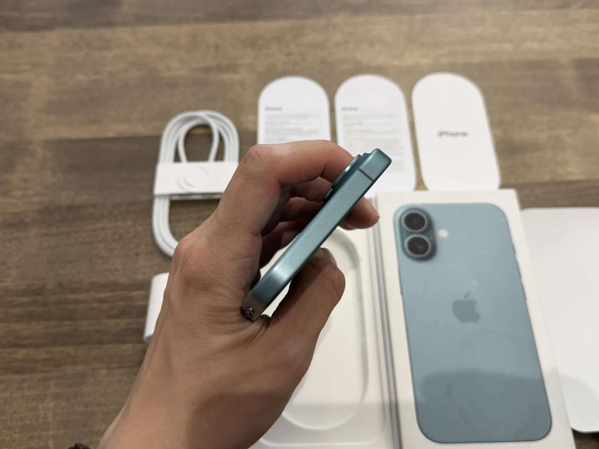 iPhone 16 Teal 128GB