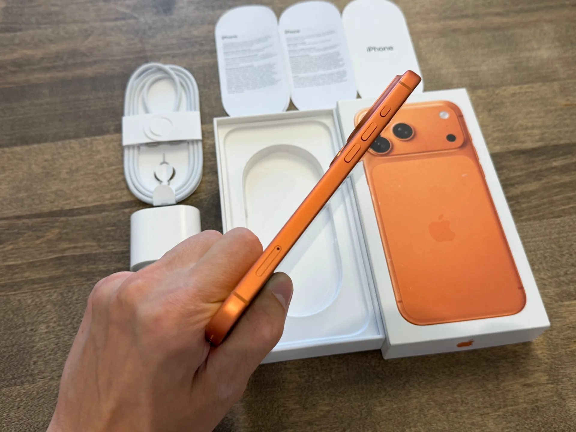 iPhone 17 Pro Max Comic Orange 256GB