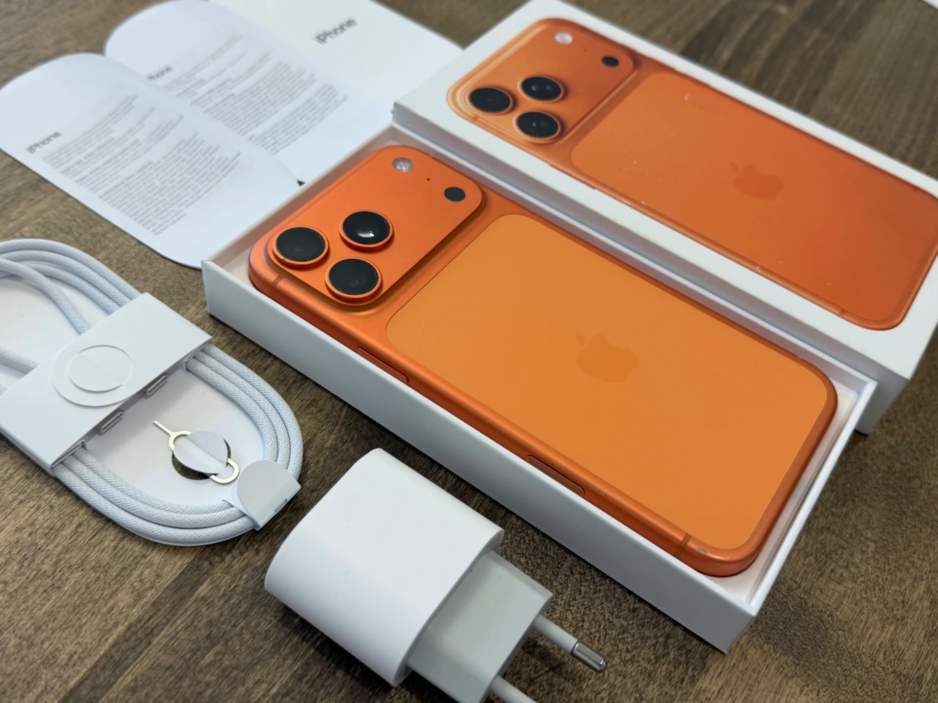 iPhone 17 Pro Max Comic Orange 256GB