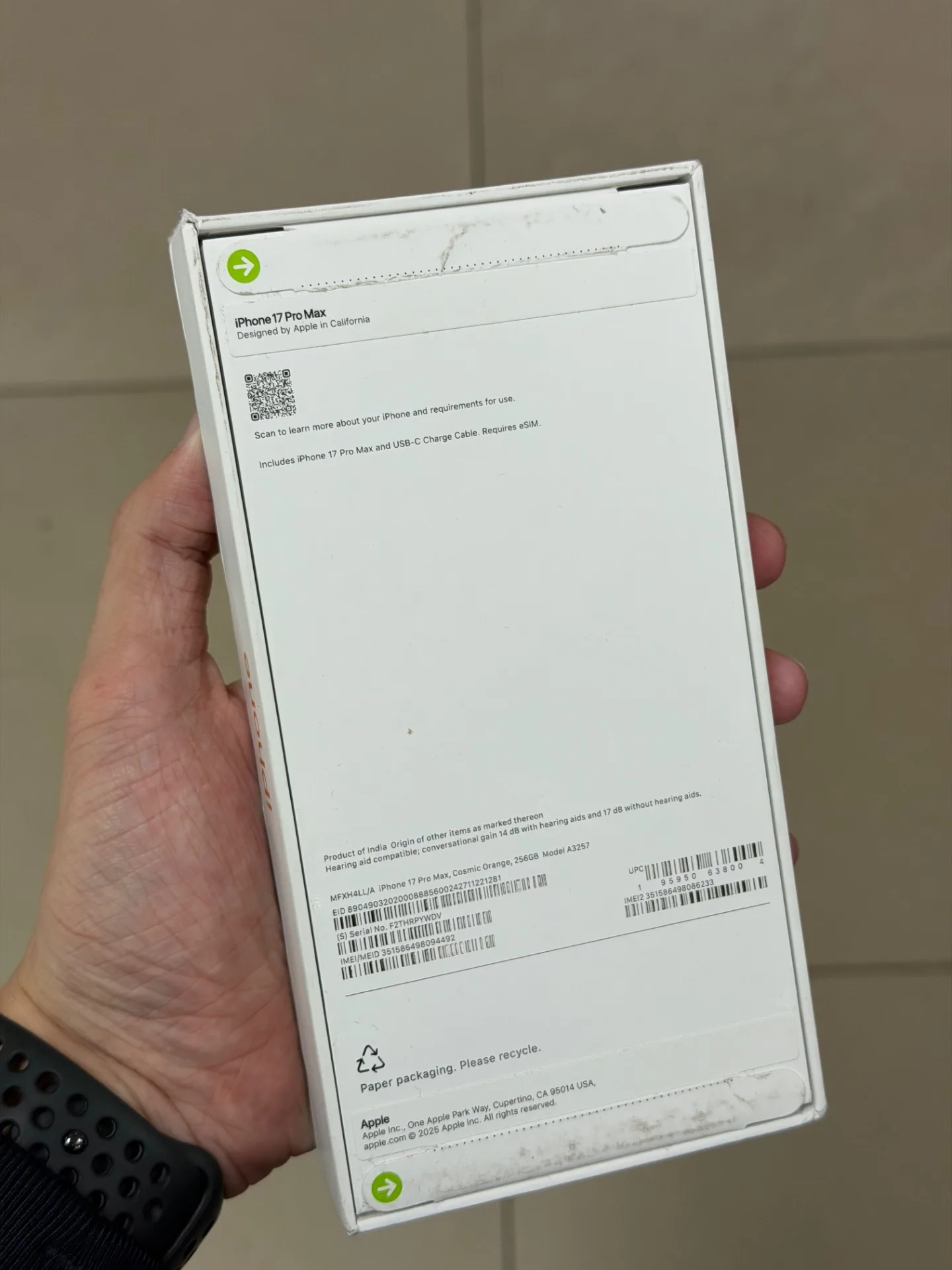 iPhone 17 Pro Max Cosmic Orange