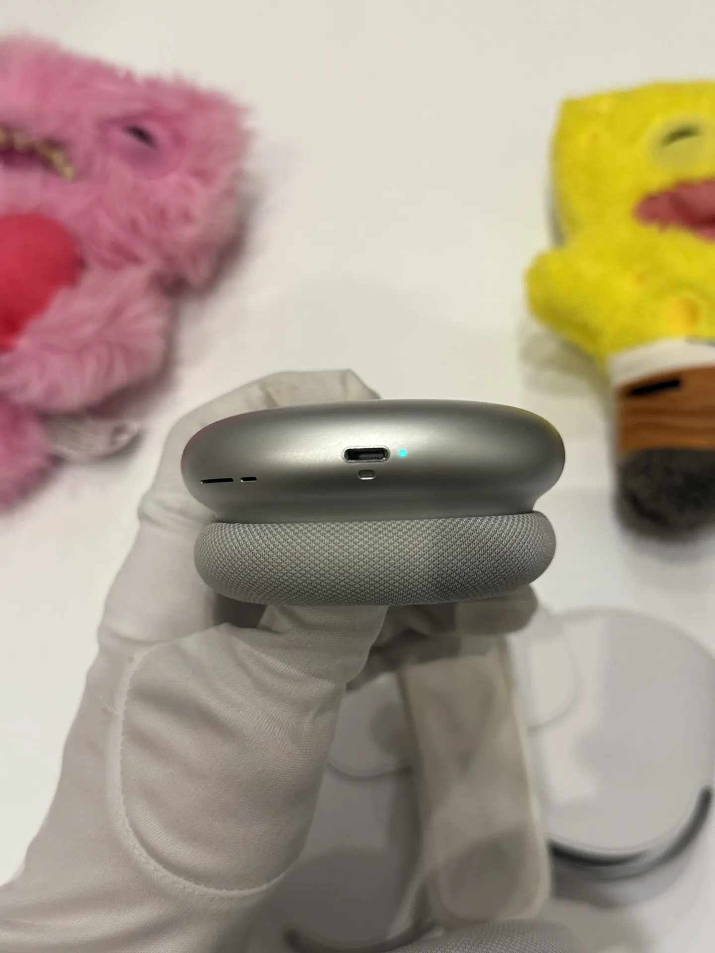 AirPods Max Silver Lightning
