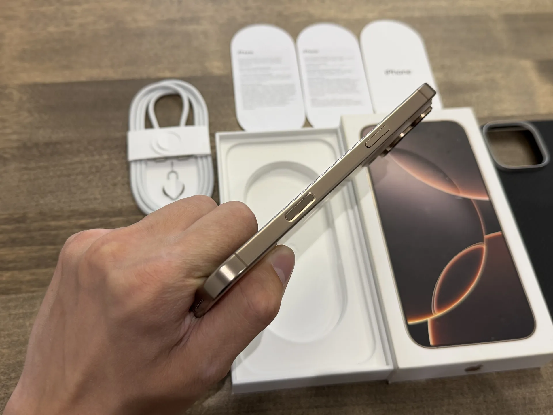iPhone 16 Pro Max Desert Titanium 256GB