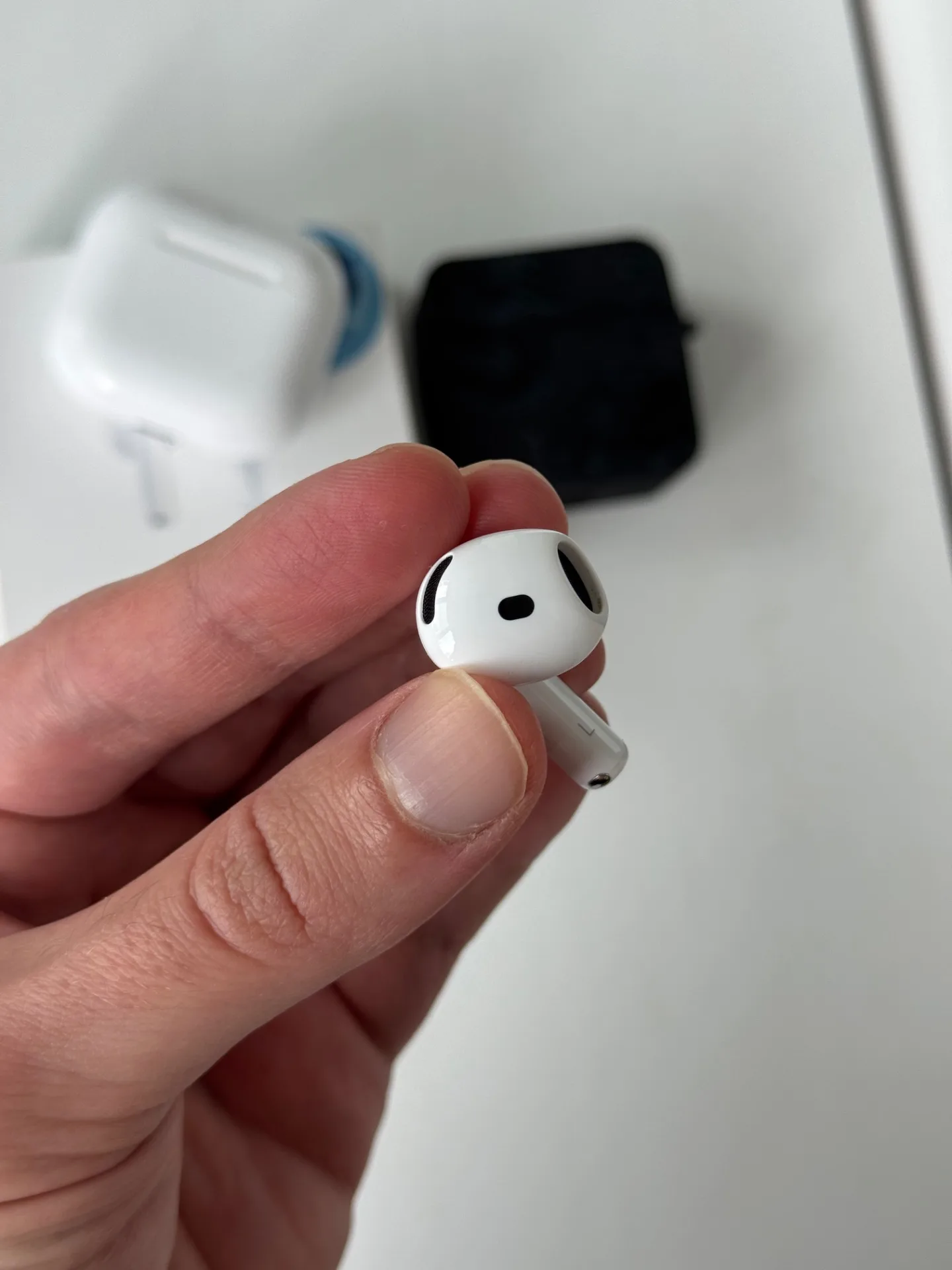 AirPods 4 оригинал
