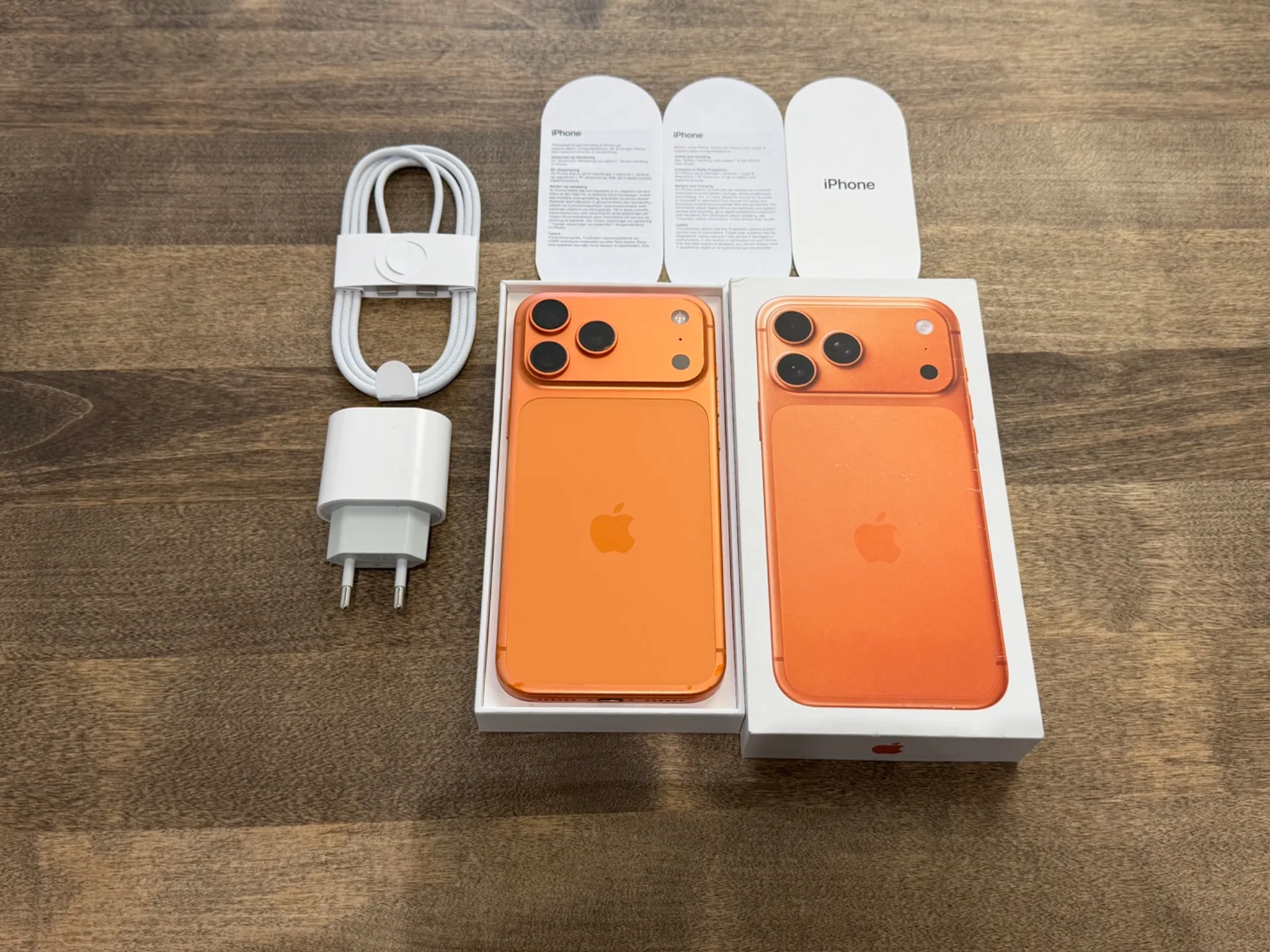 iPhone 17 Pro Max Comic Orange 512GB