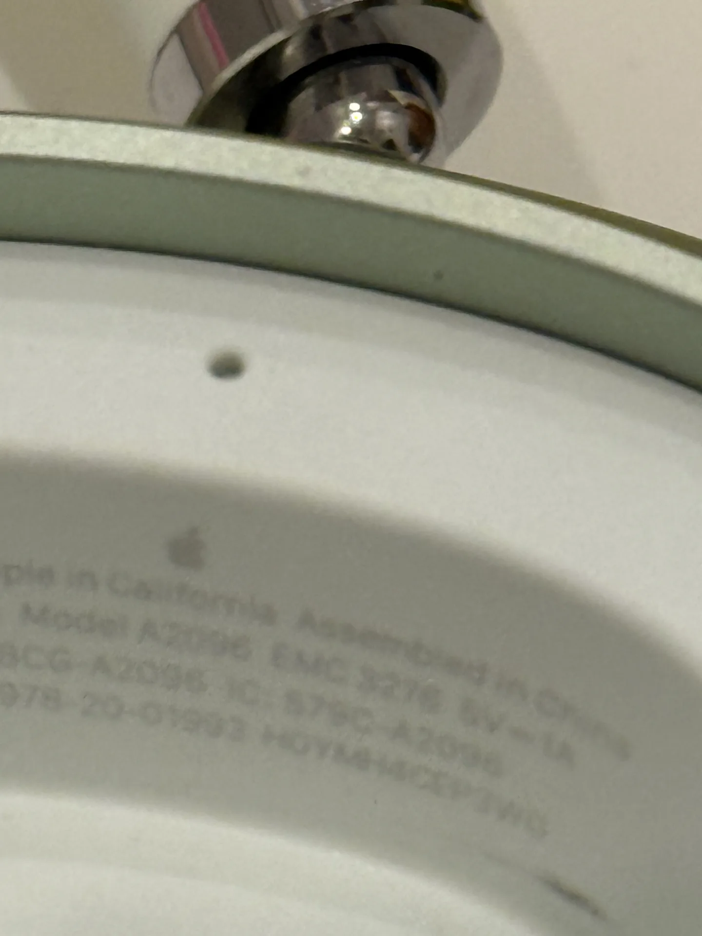 AirPods Max Green Lightning