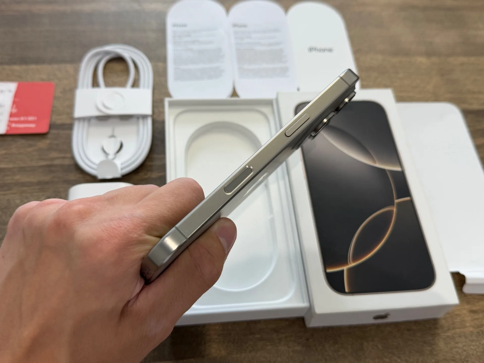 iPhone 16 Pro Natural Titanium 256GB
