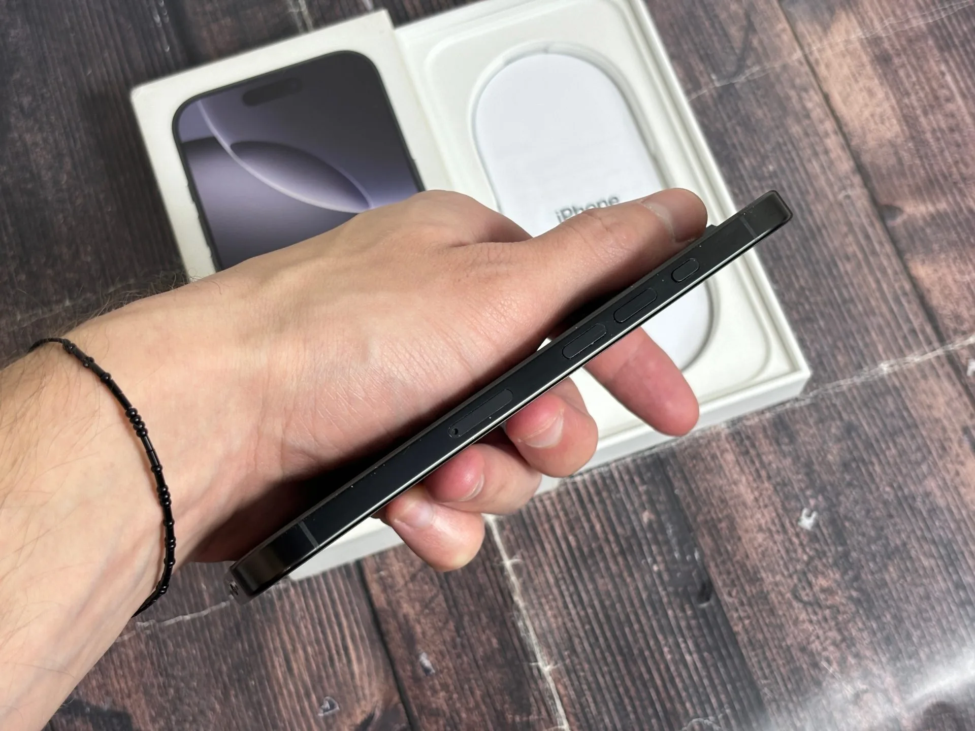 iPhone 16 pro 128gb
