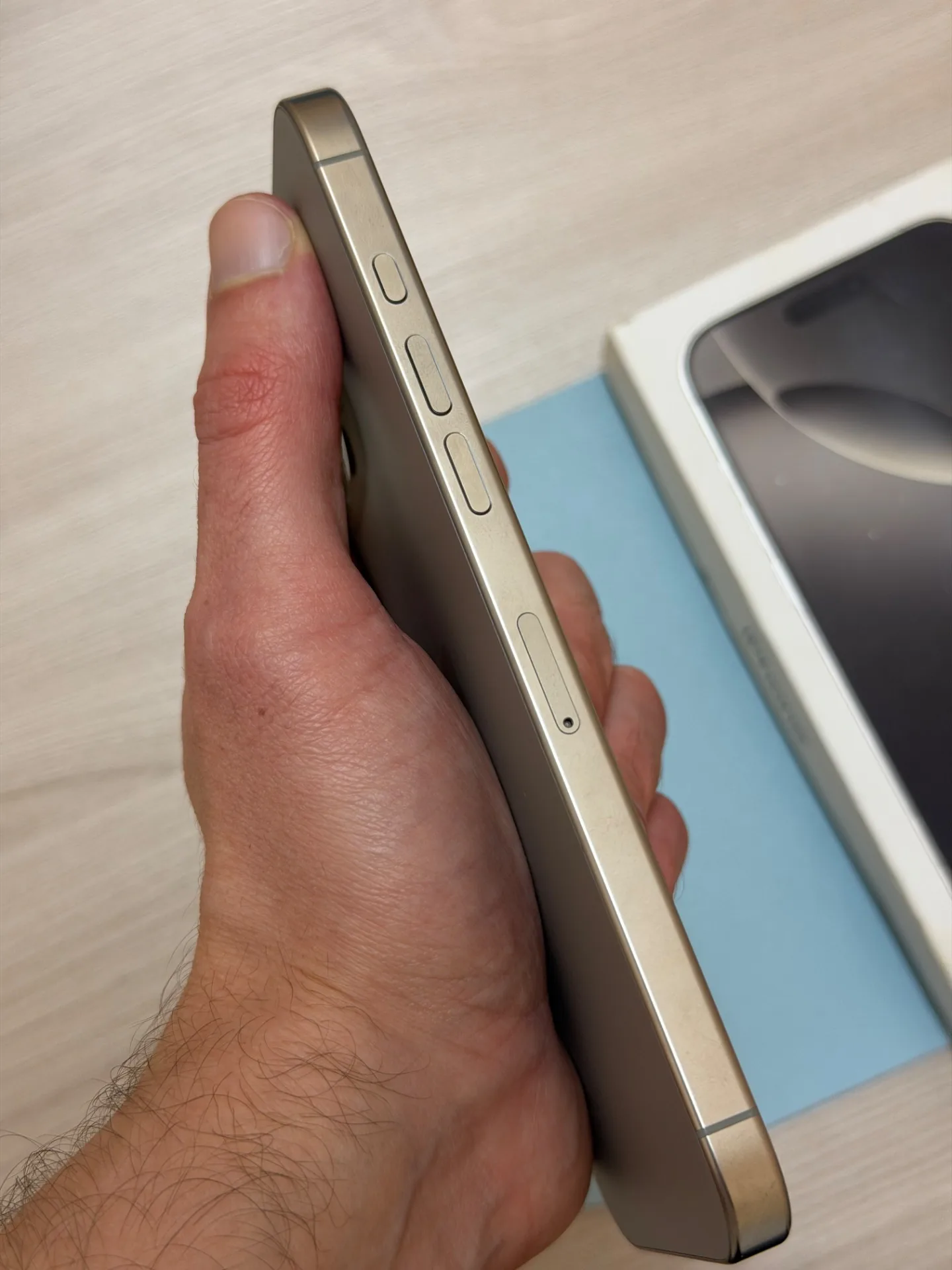 iPhone 16 Pro Max 256 Натуральный Титан.