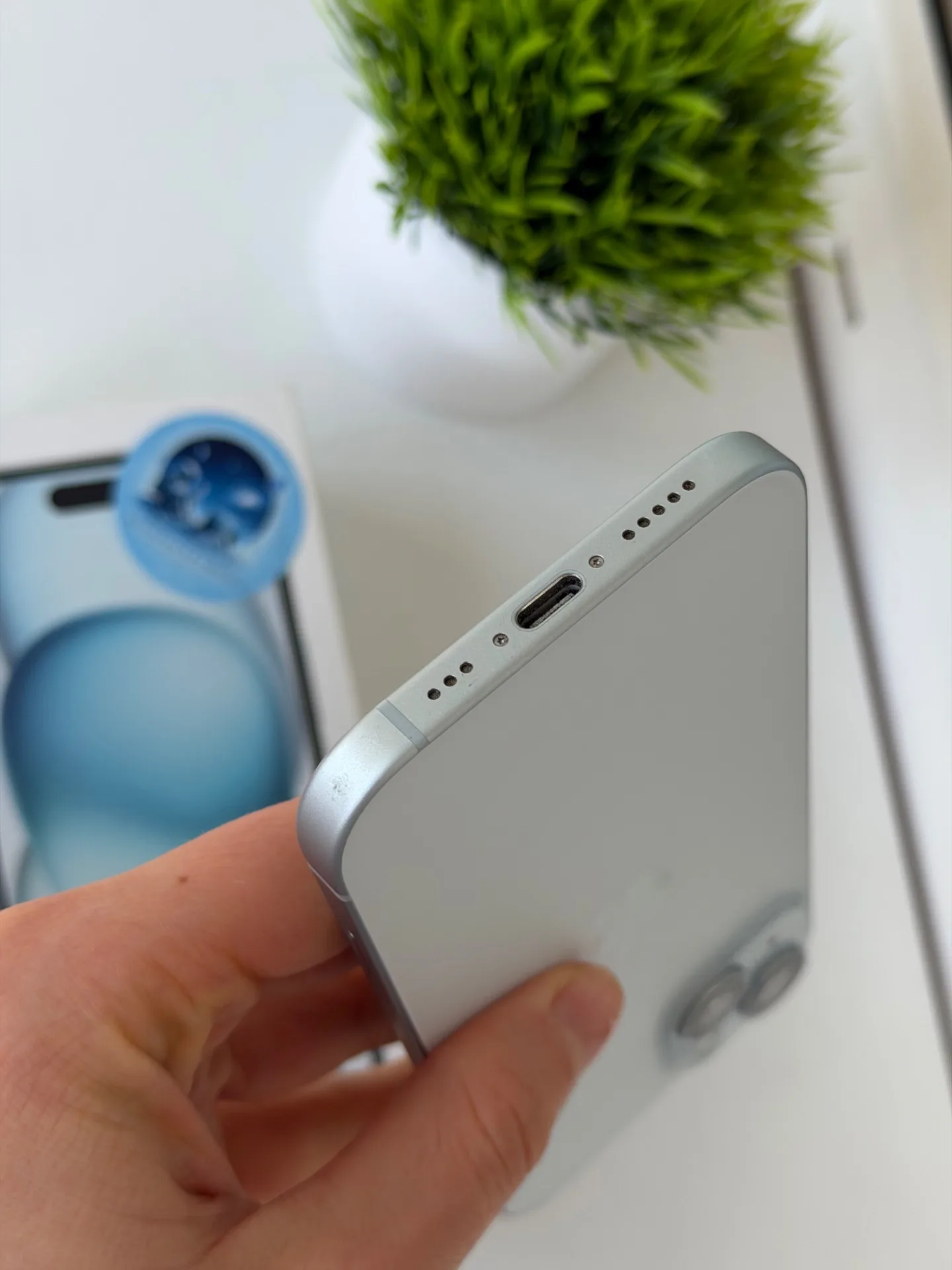 iPhone 15 128 голубой.