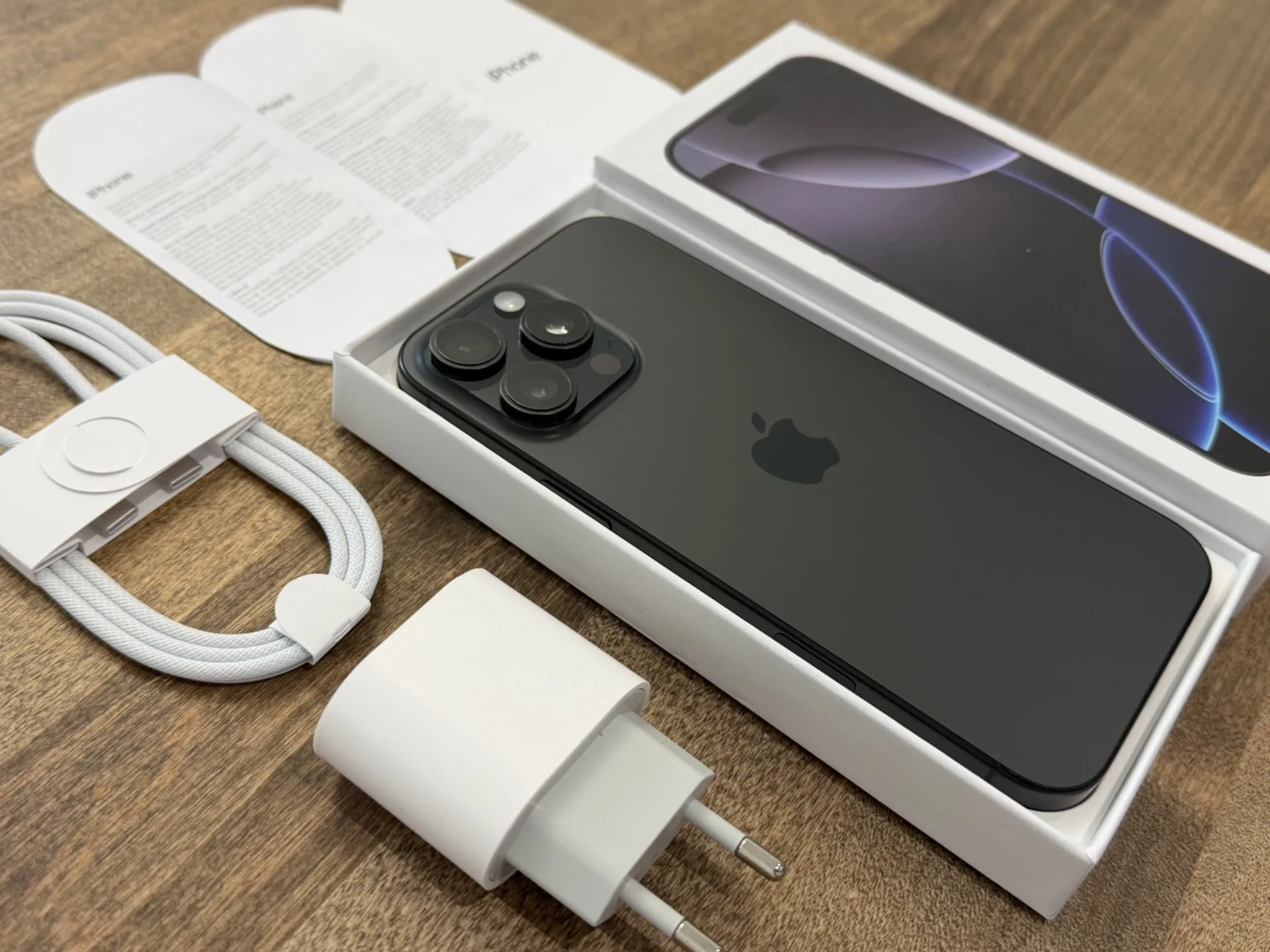 iPhone 16 Pro Max Black Titanium 256GB