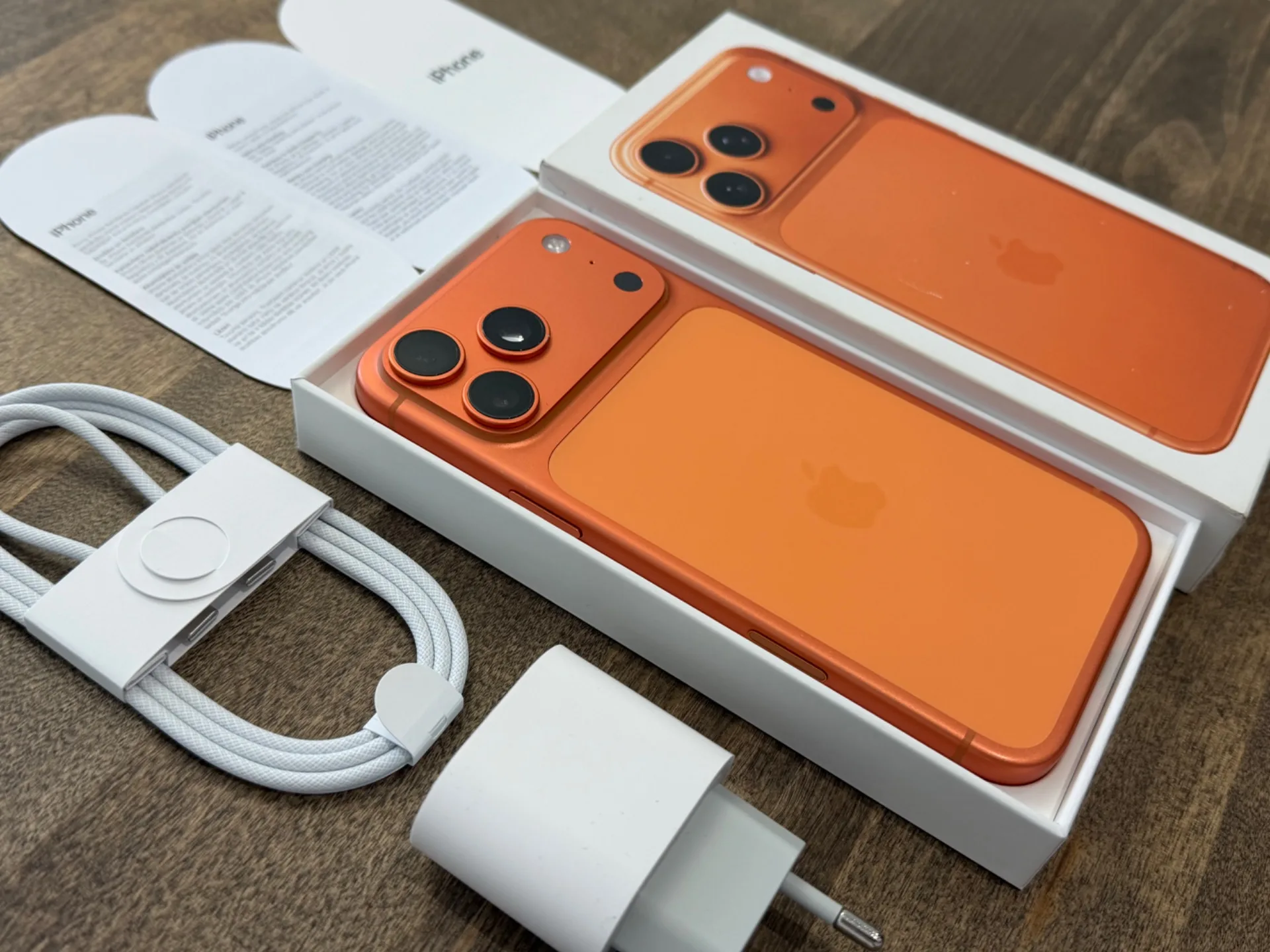 iPhone 17 Pro Max Comic Orange 256GB
