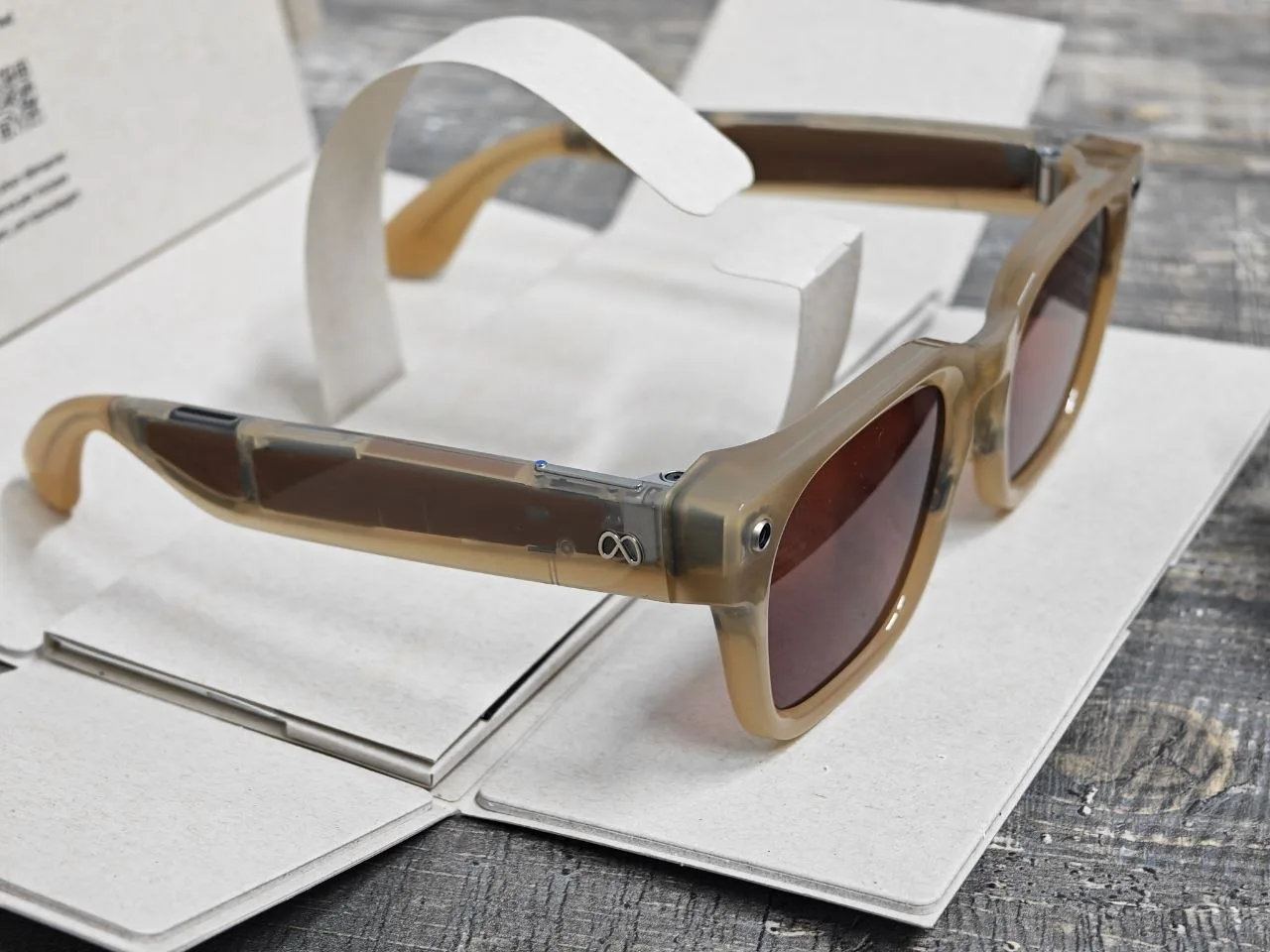 Meta - Fury Dark Amber Lenses - Sandstone