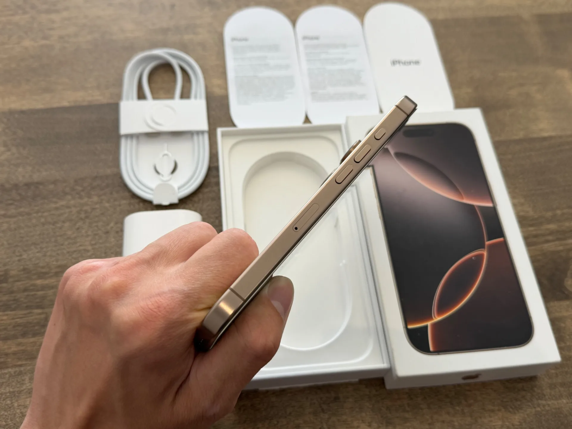 iPhone 16 Pro Desert Titanium 1024gb