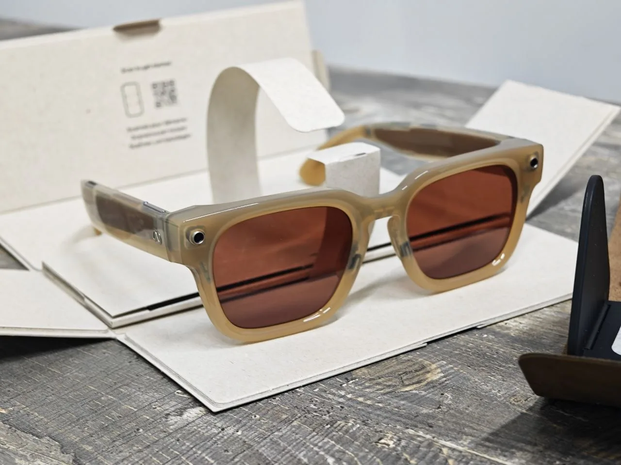 Meta - Fury Dark Amber Lenses - Sandstone