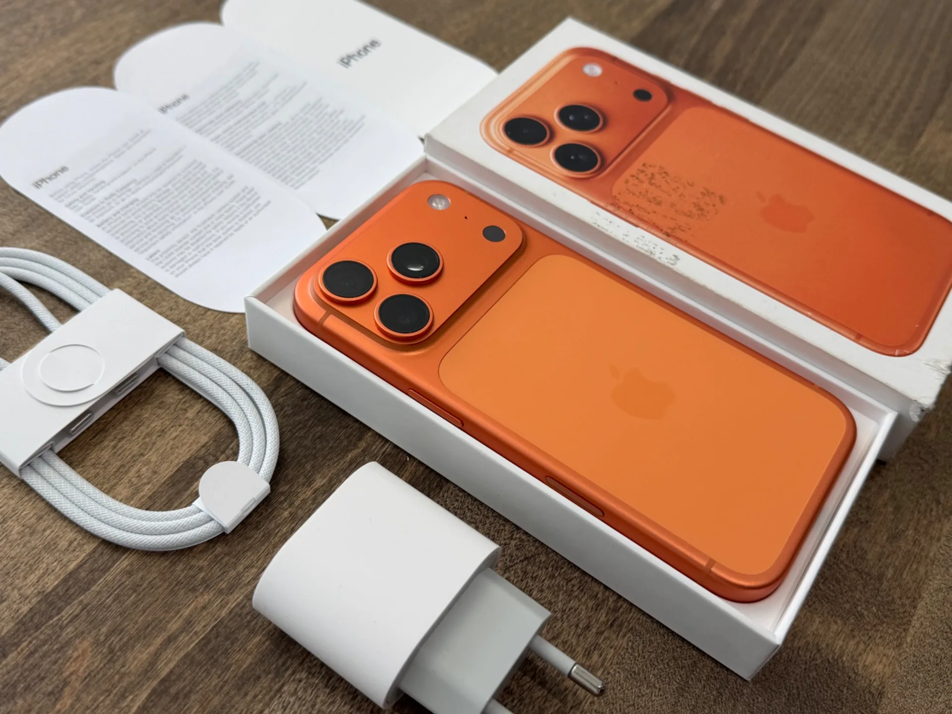 iPhone 17 Pro Comic Orange 512GB