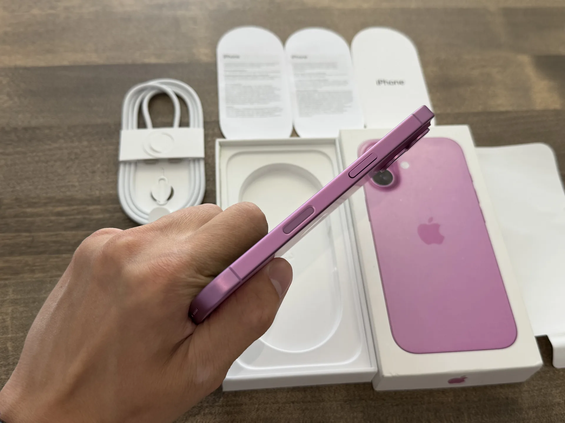iPhone 16 Pink 256GB