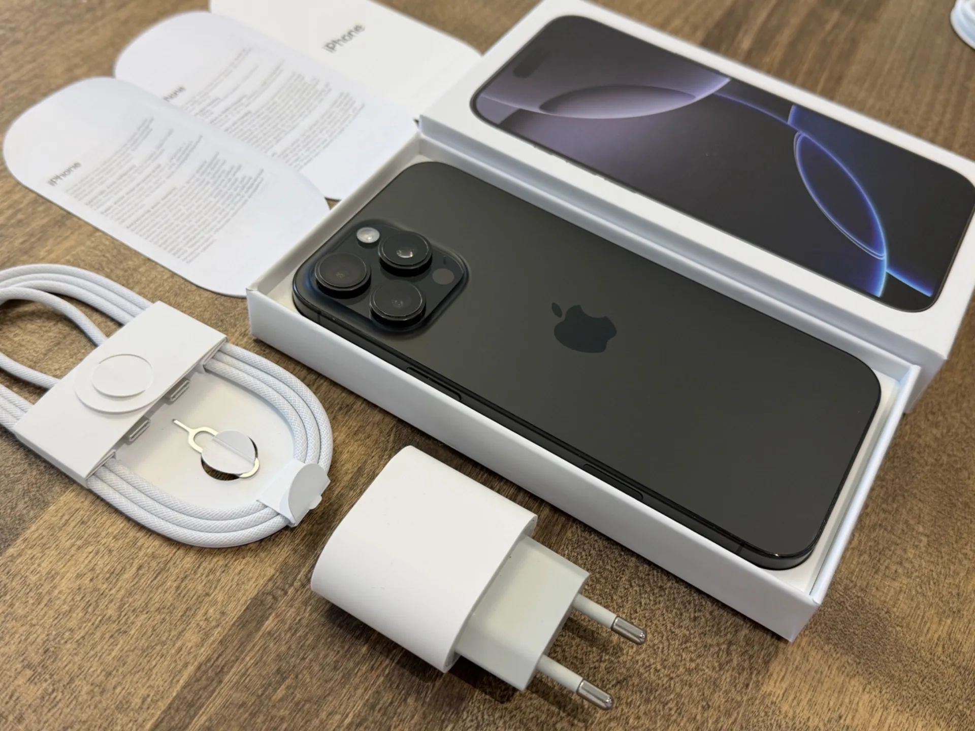 iPhone 16 Pro Max Black Titanium 512GB