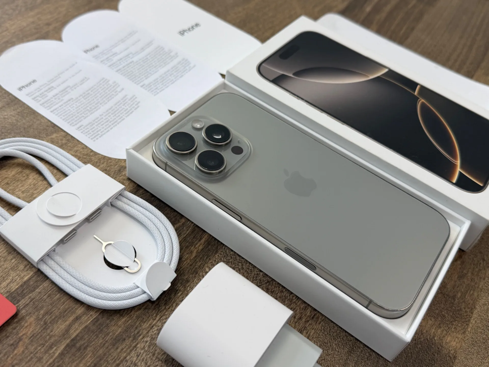 iPhone 16 Pro Natural Titanium 256GB
