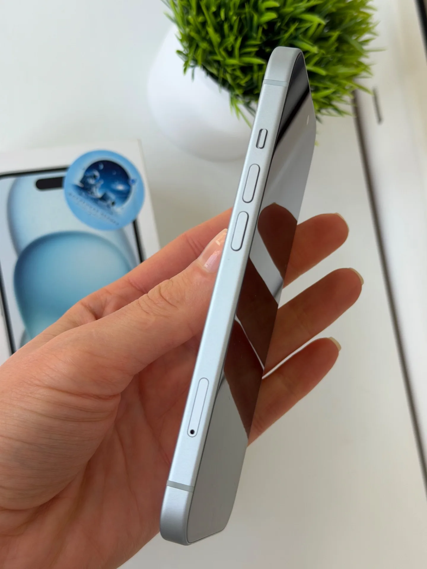 iPhone 15 128 голубой.