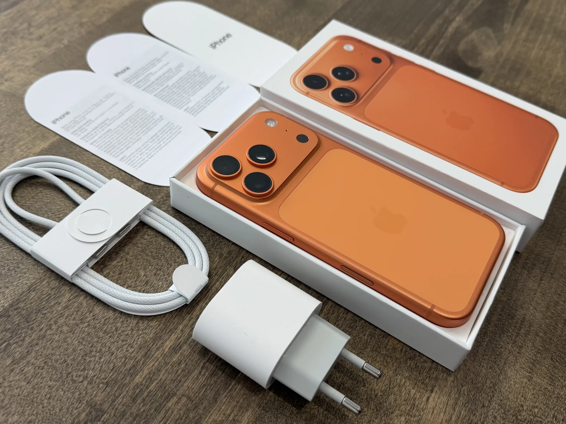 iPhone 17 Pro Comic Orange 256GB