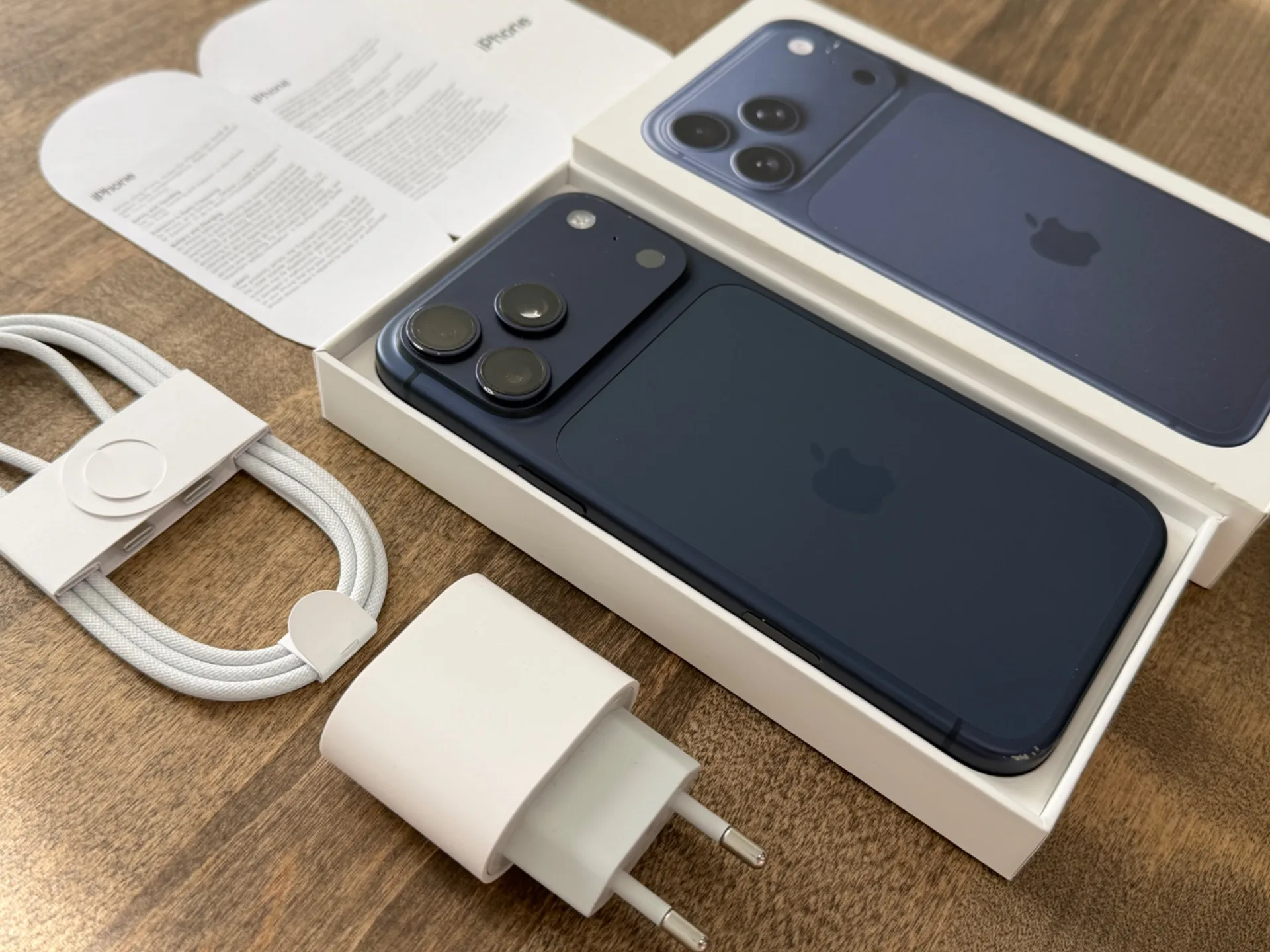 iPhone 17 Pro Max Deep Blue 256GB