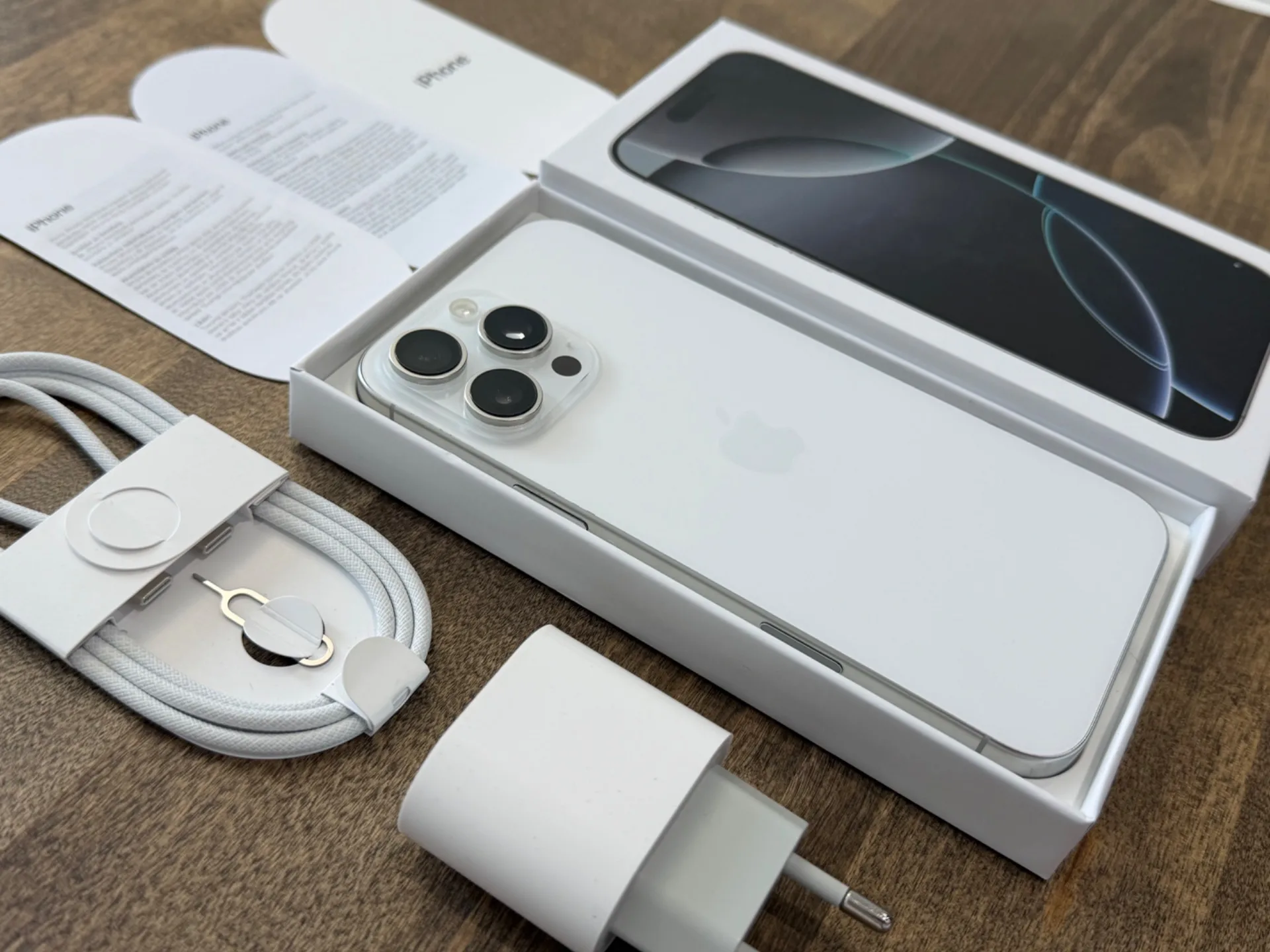 iPhone 16 Pro Max White Titanium 256GB