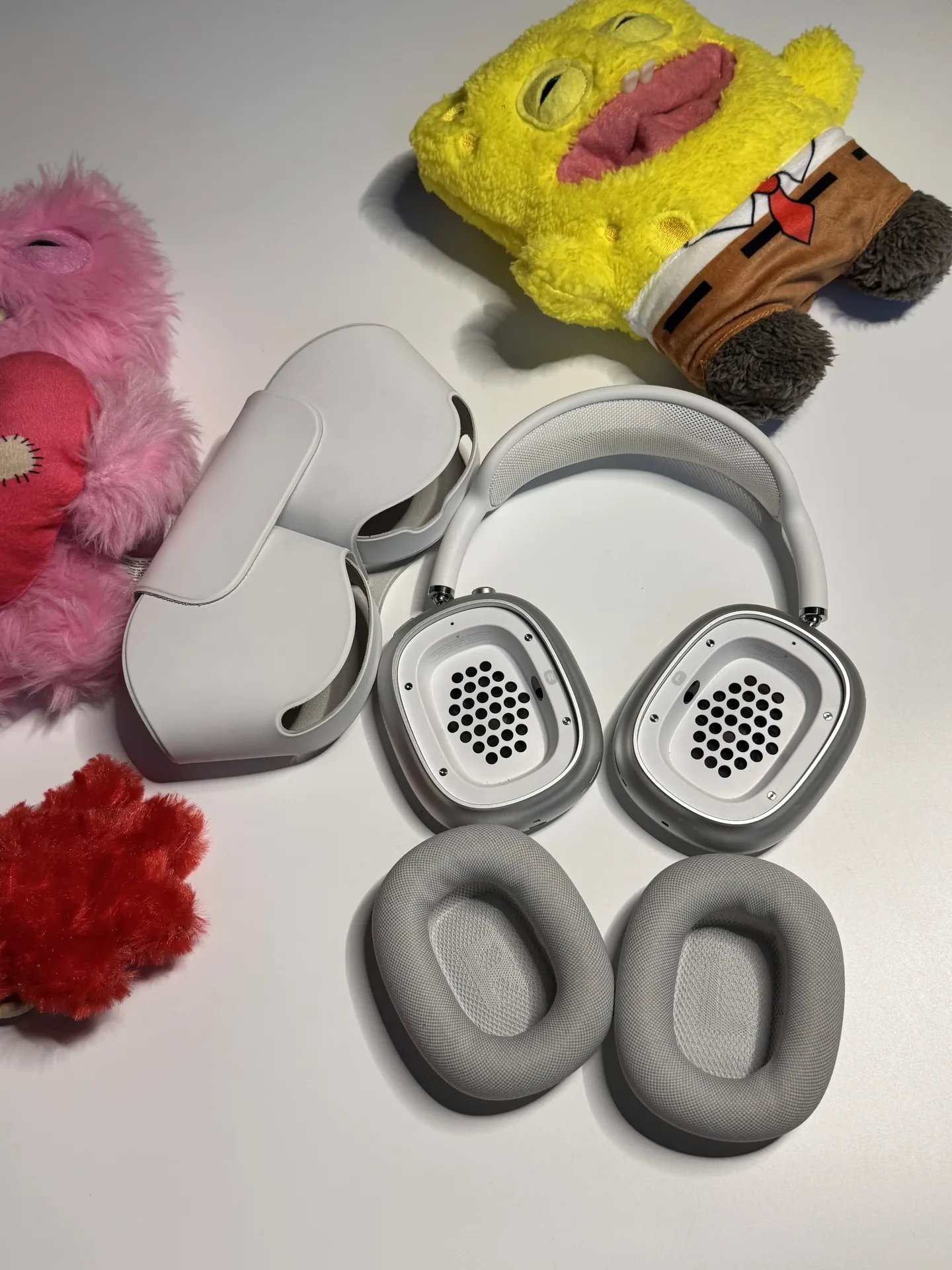 AirPods Max Silver Lightning