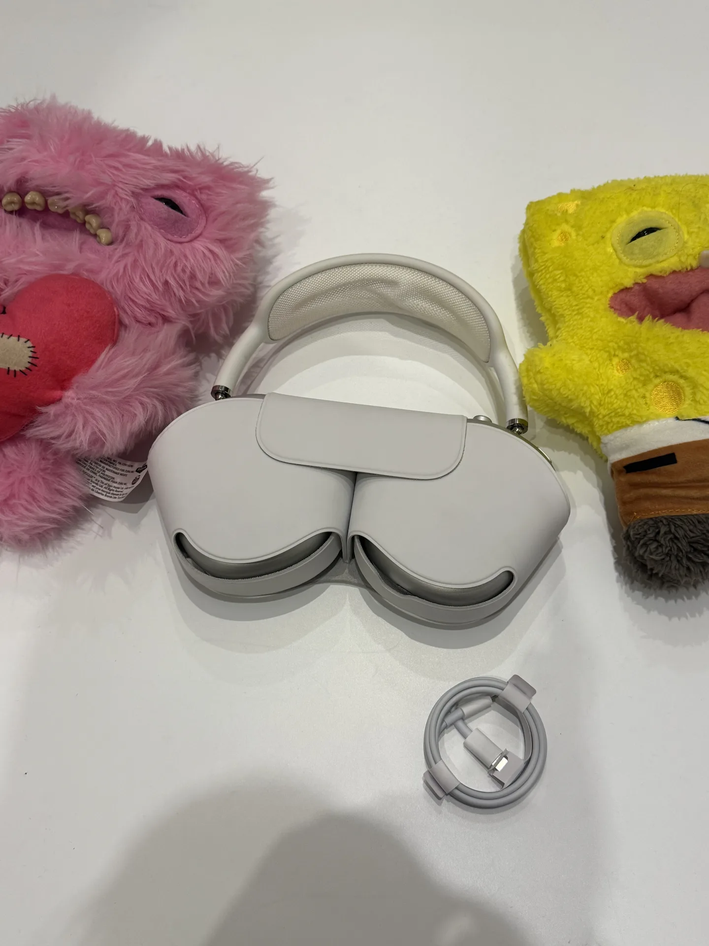 AirPods Max Silver Lightning