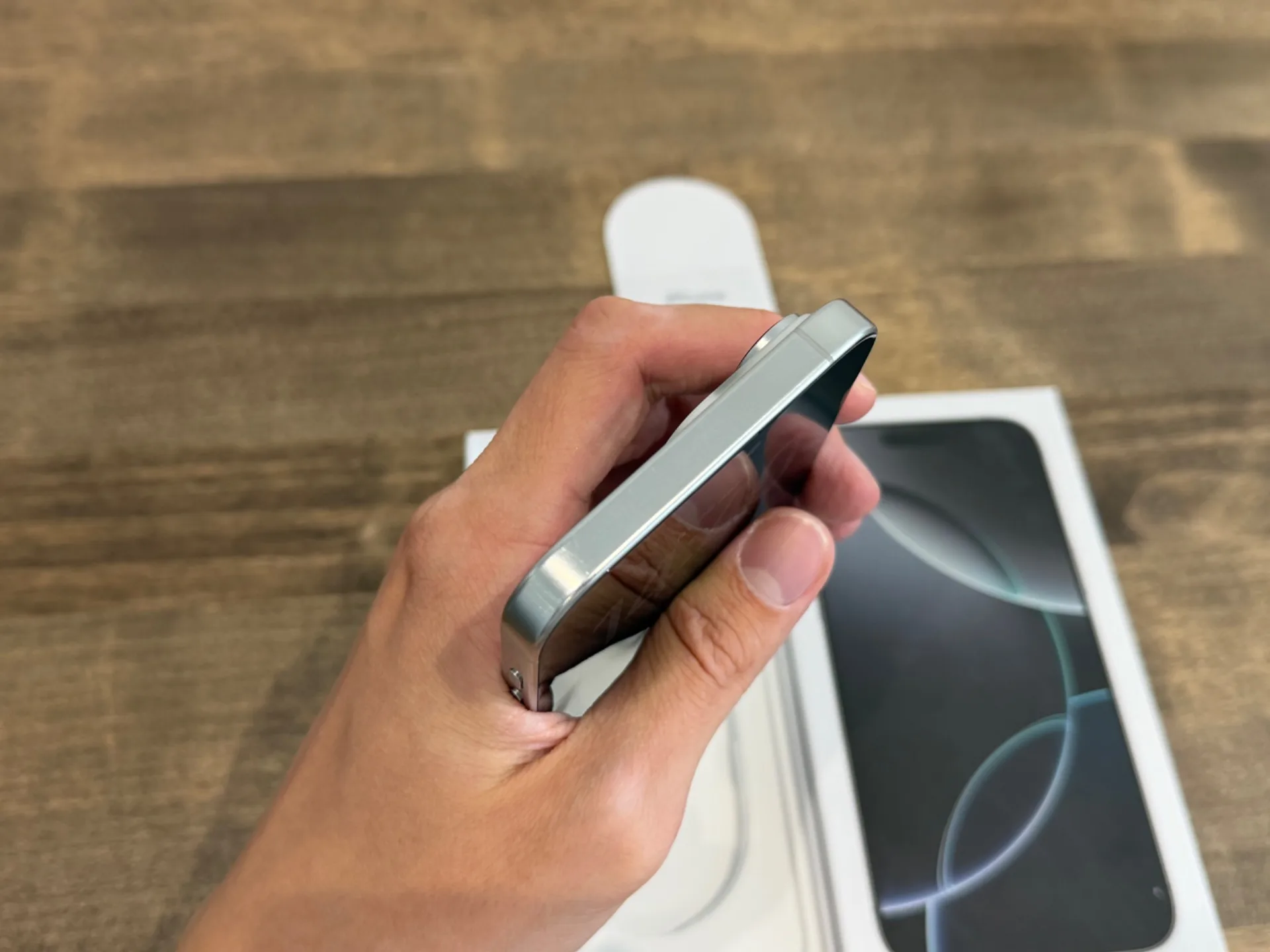iPhone 16 Pro Max White Titanium 256GB