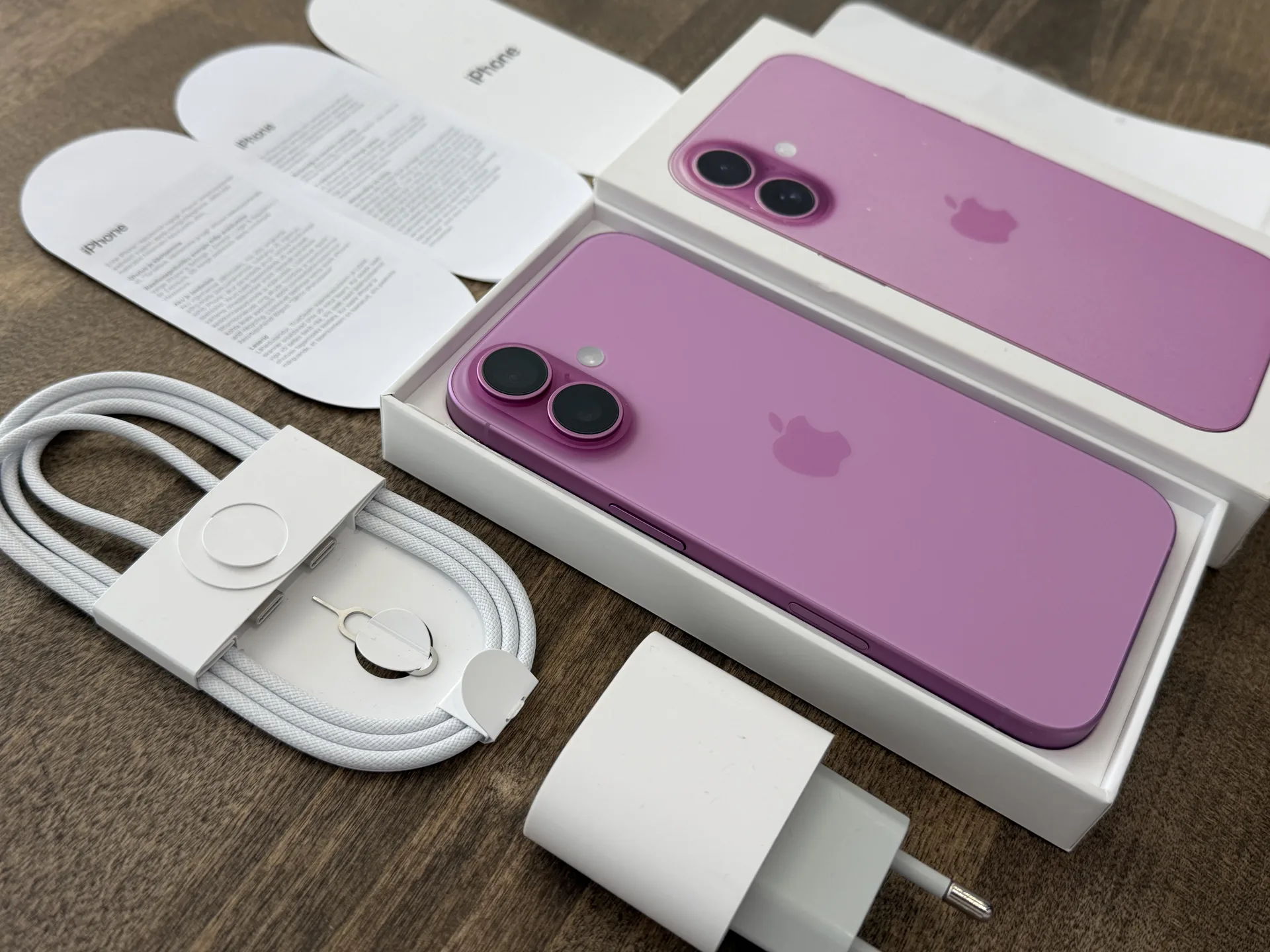 iPhone 16 Pink 256GB