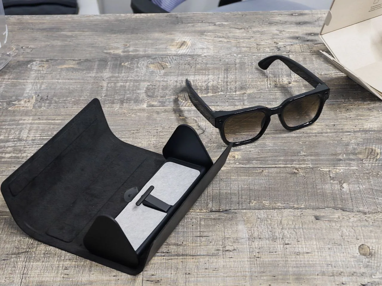 Meta - Fury Brown Gradient Lenses - Classic Black