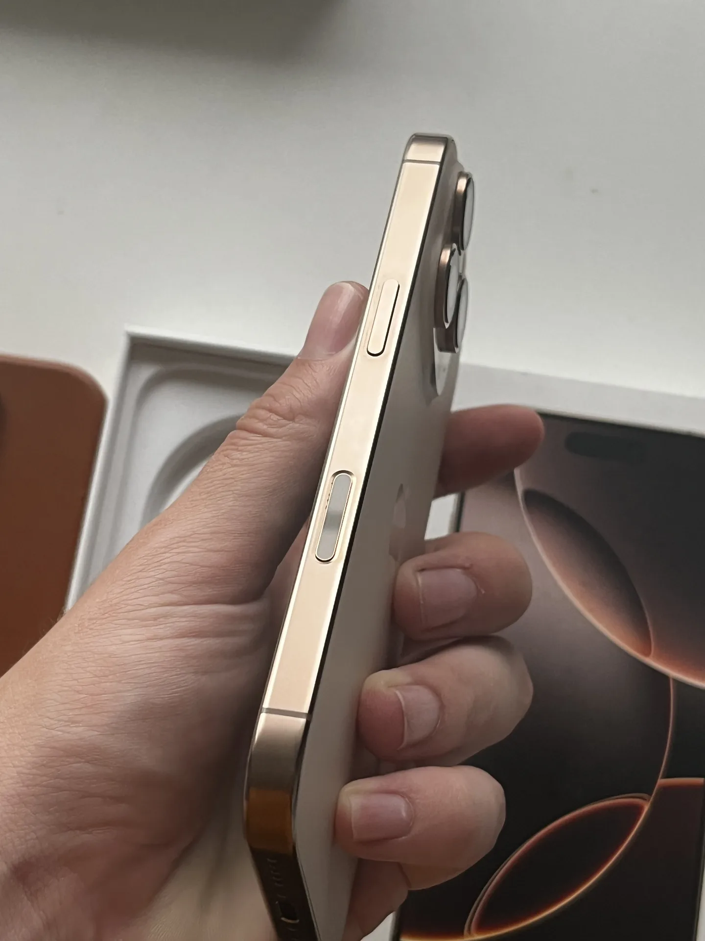 iPhone 16 pro 256gb