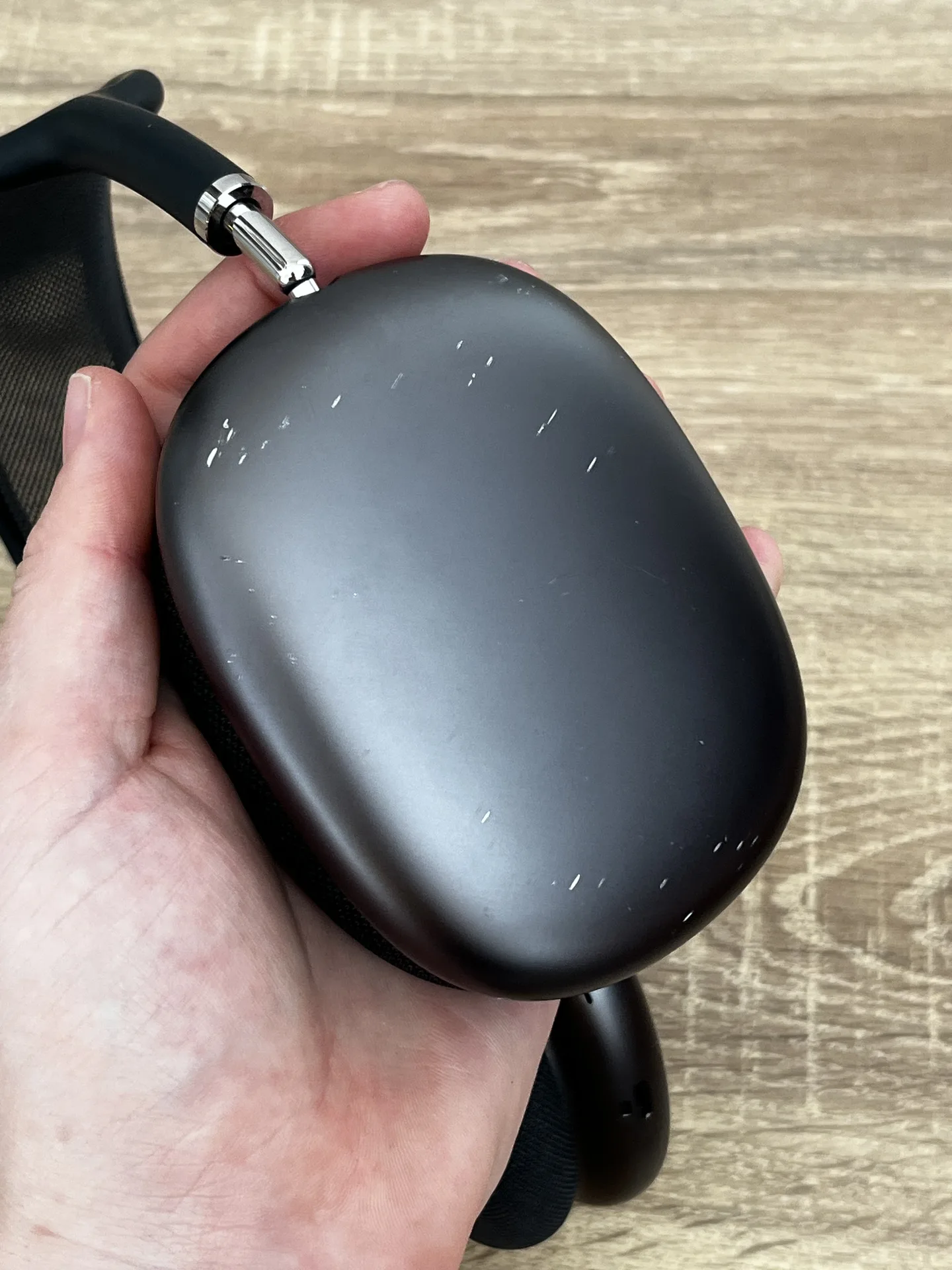 AirPods Max Lightning